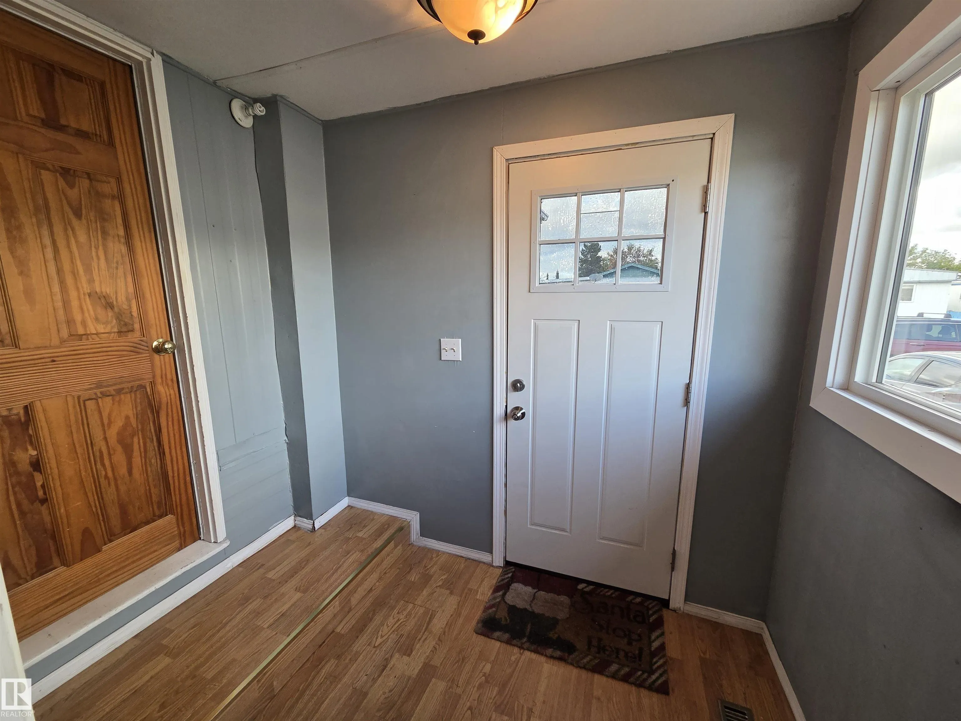 5 Calmar Mobile Home Park