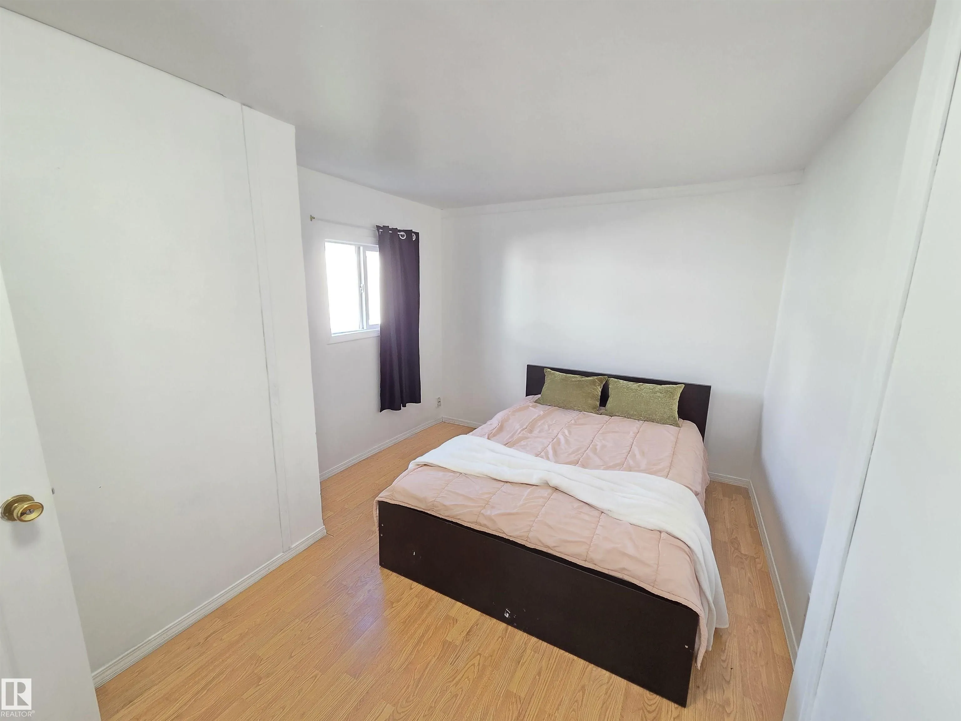 5 Calmar Mobile Home Park