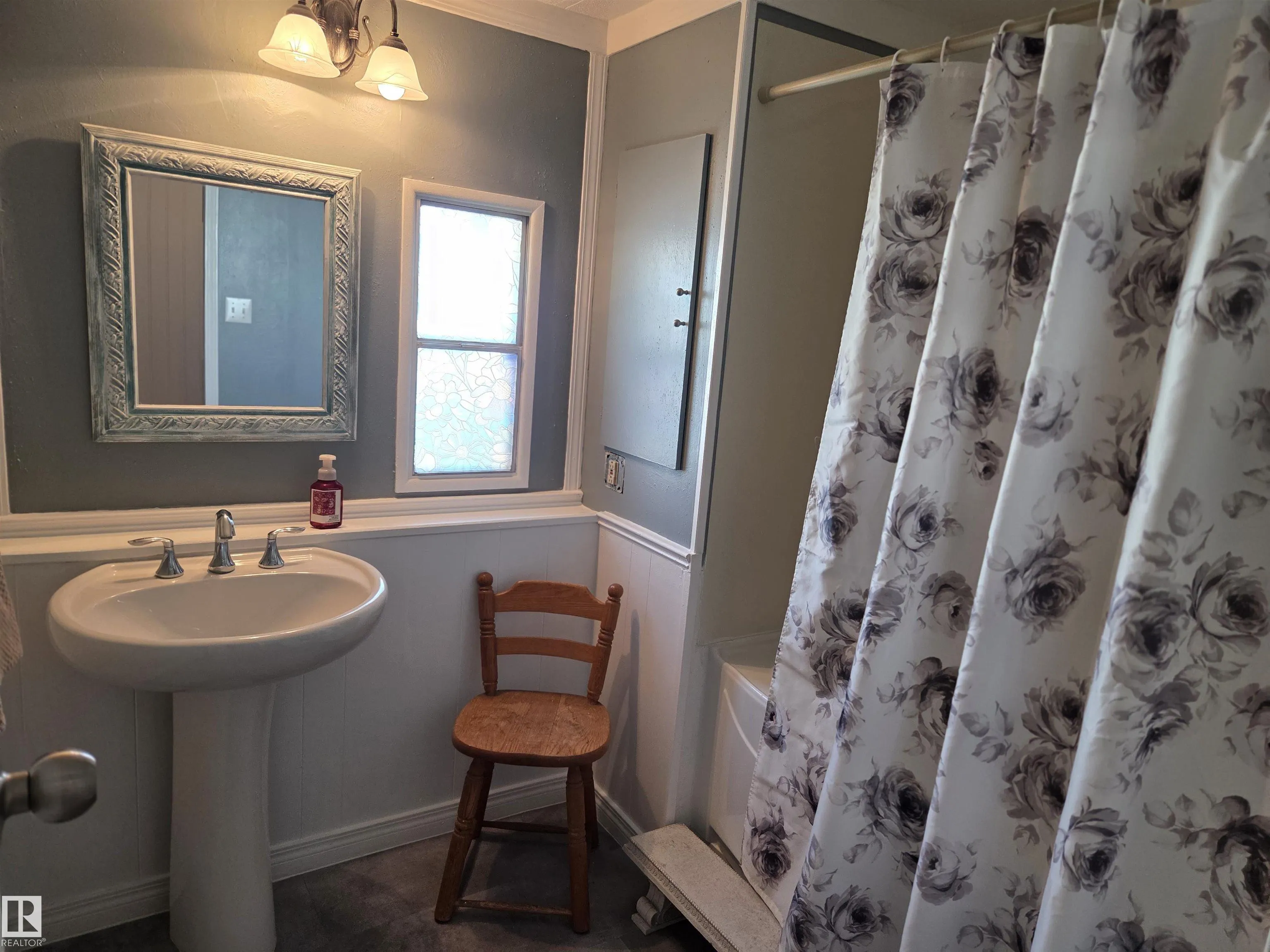 5 Calmar Mobile Home Park