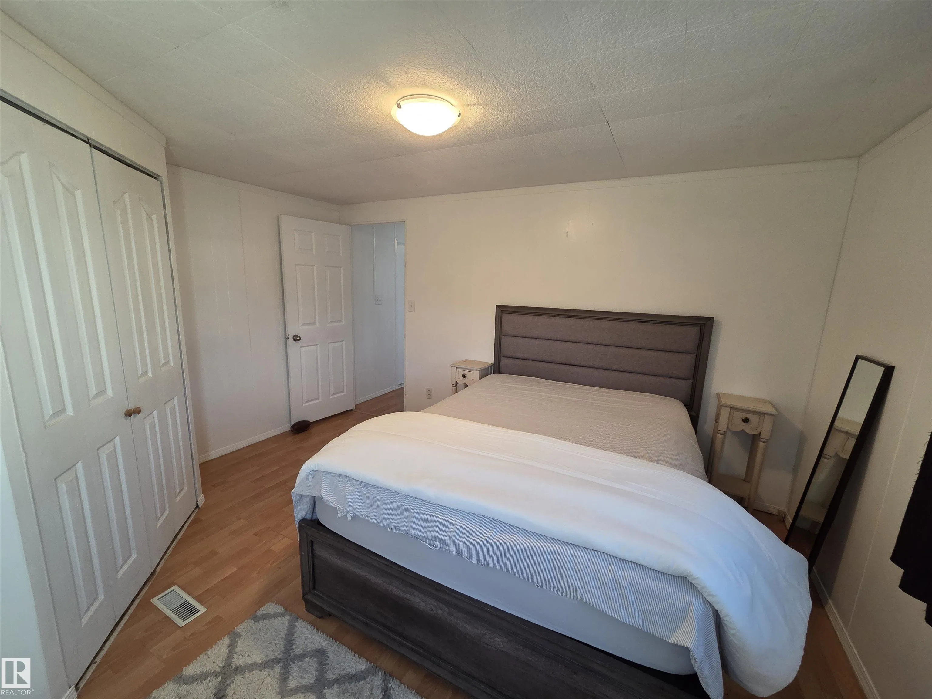 5 Calmar Mobile Home Park