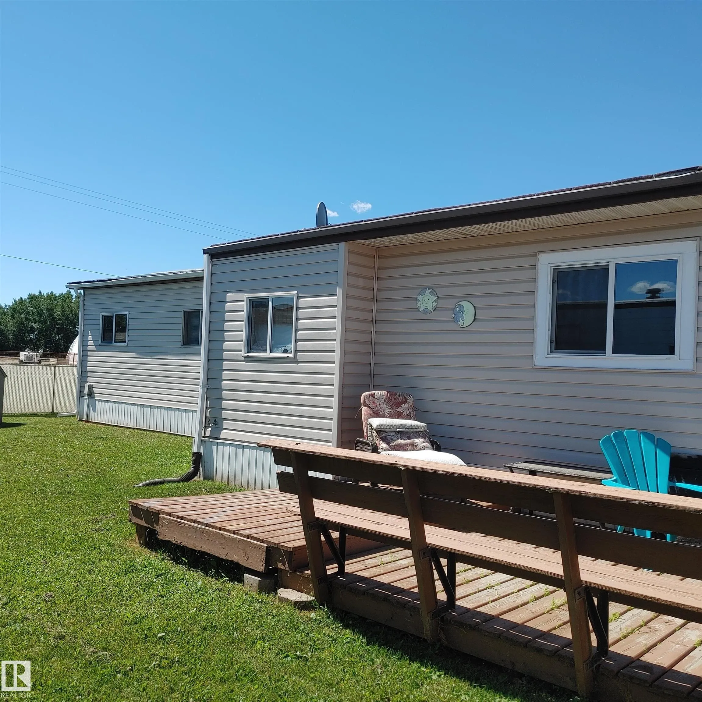 5 Calmar Mobile Home Park