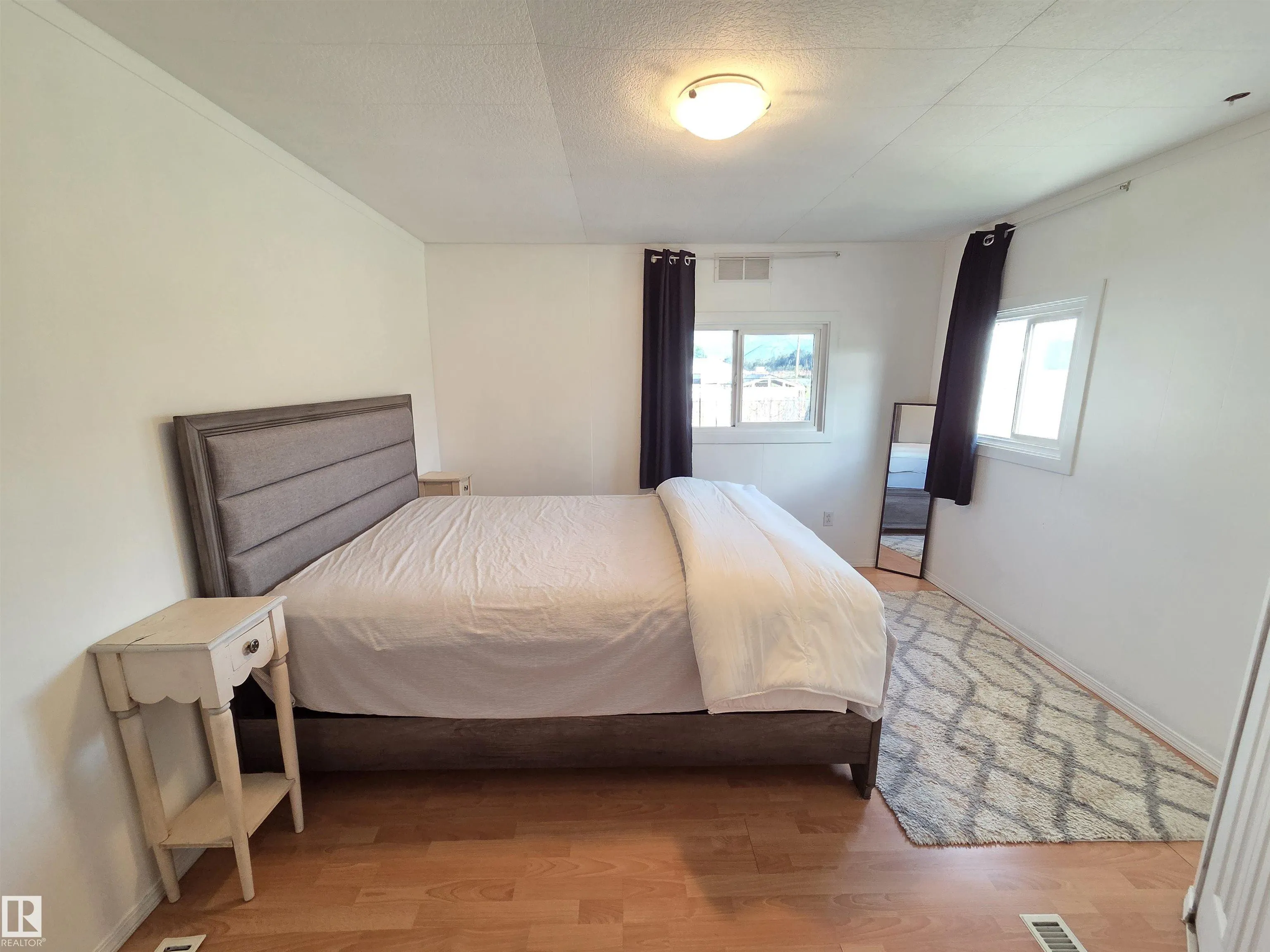 5 Calmar Mobile Home Park