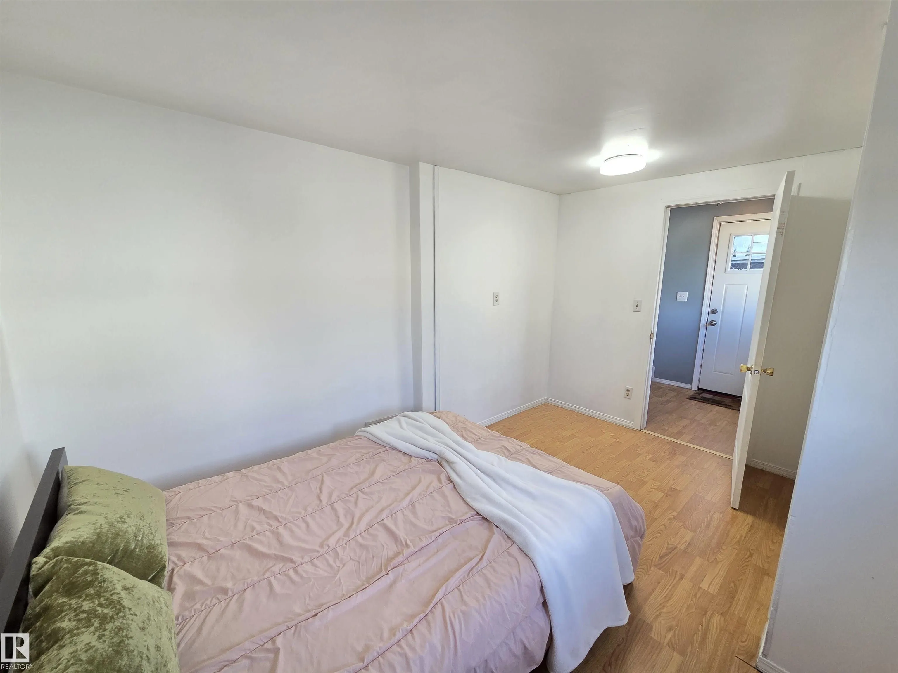 5 Calmar Mobile Home Park