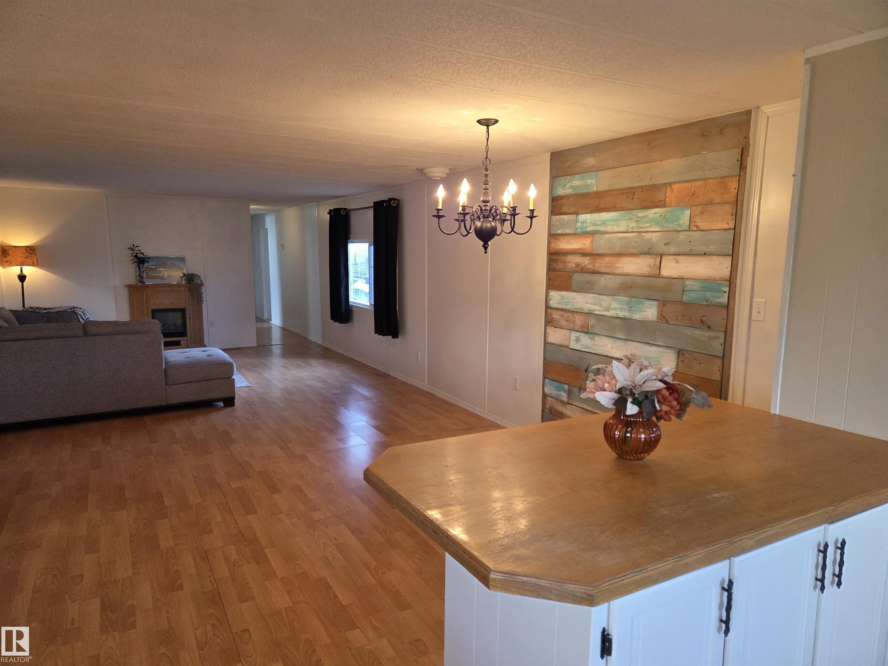 5 Calmar Mobile Home Park
