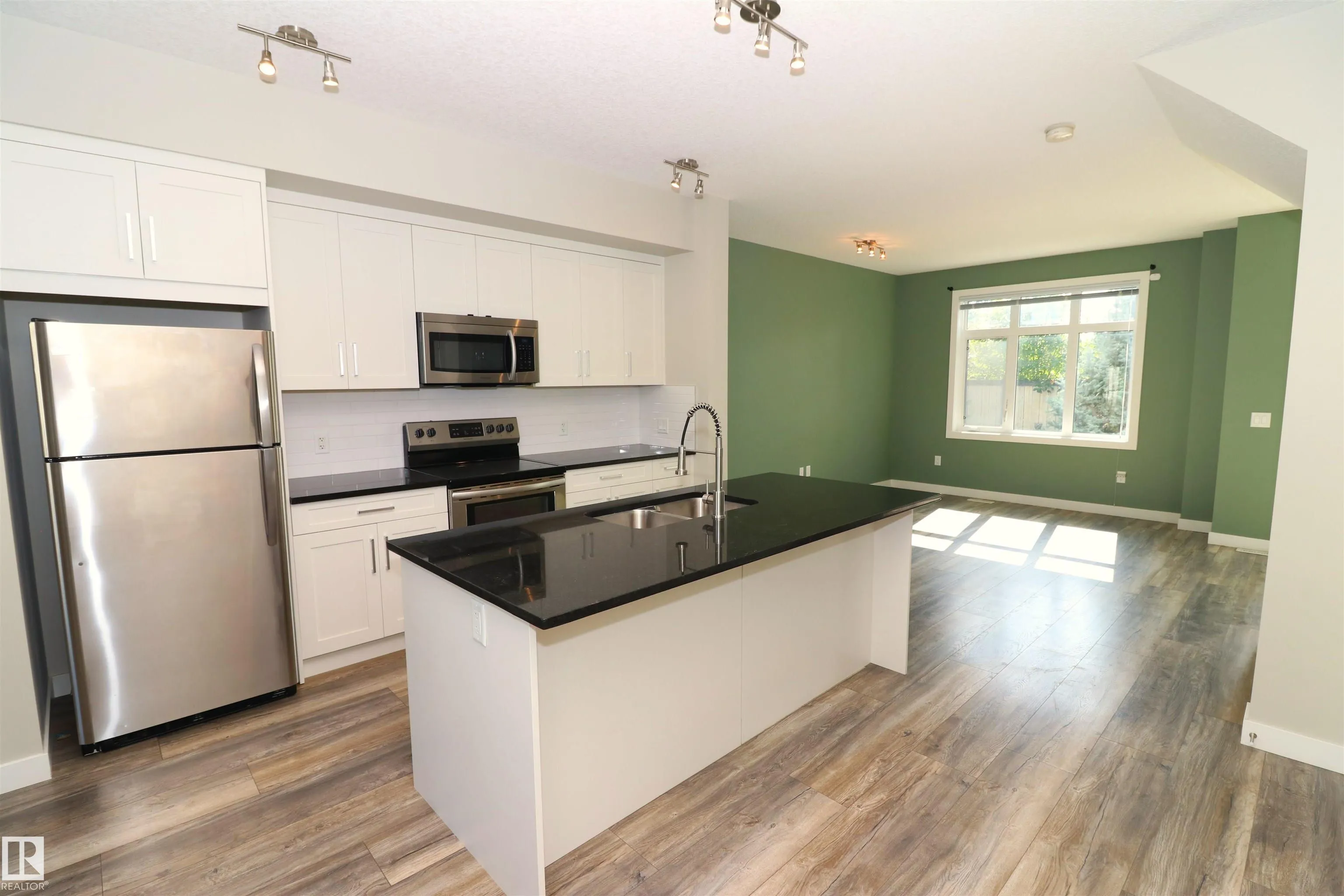 600 BELLEROSE Drive