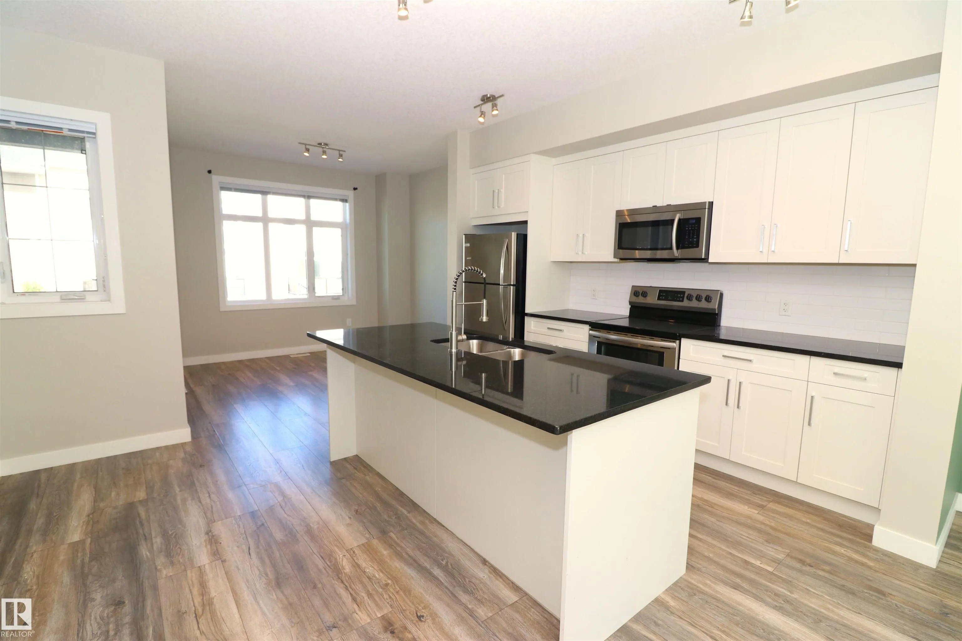 600 BELLEROSE Drive