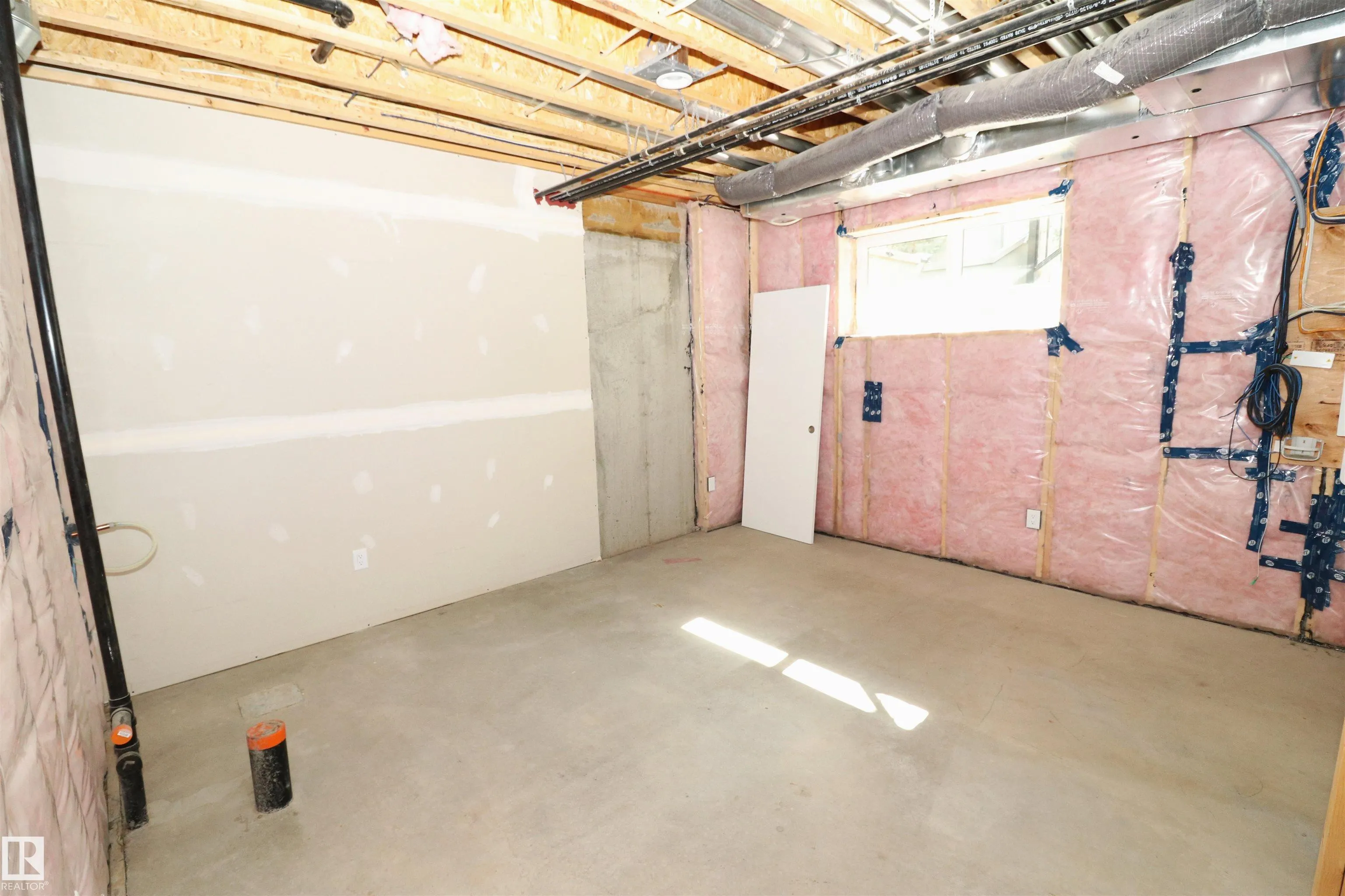 600 BELLEROSE Drive