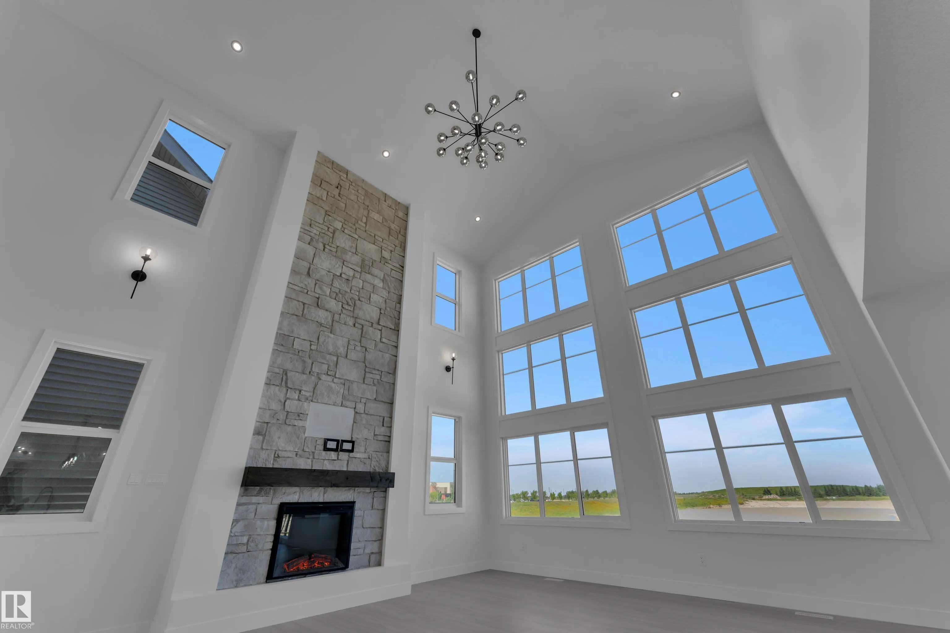 266 Falcon Crescent