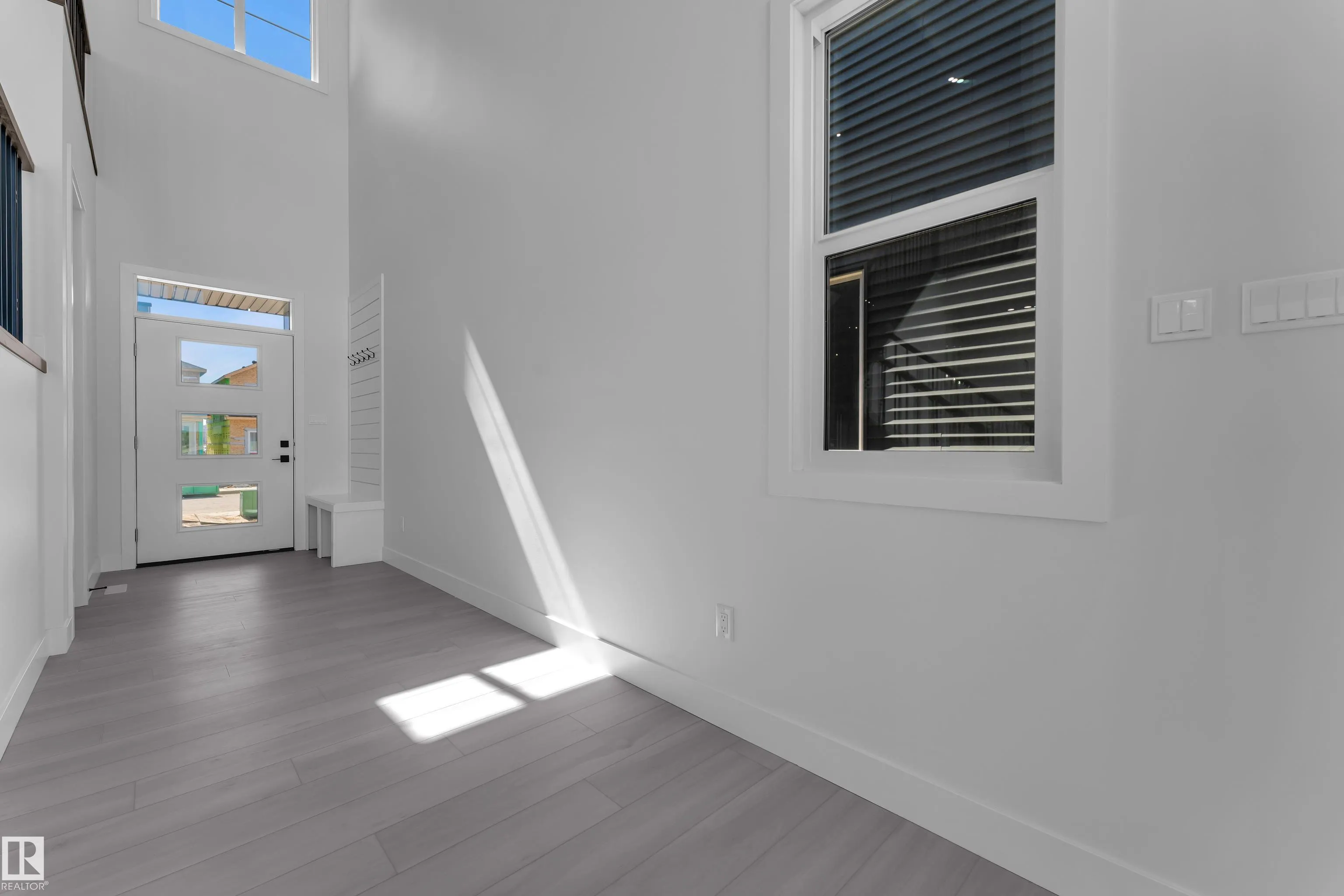 266 Falcon Crescent