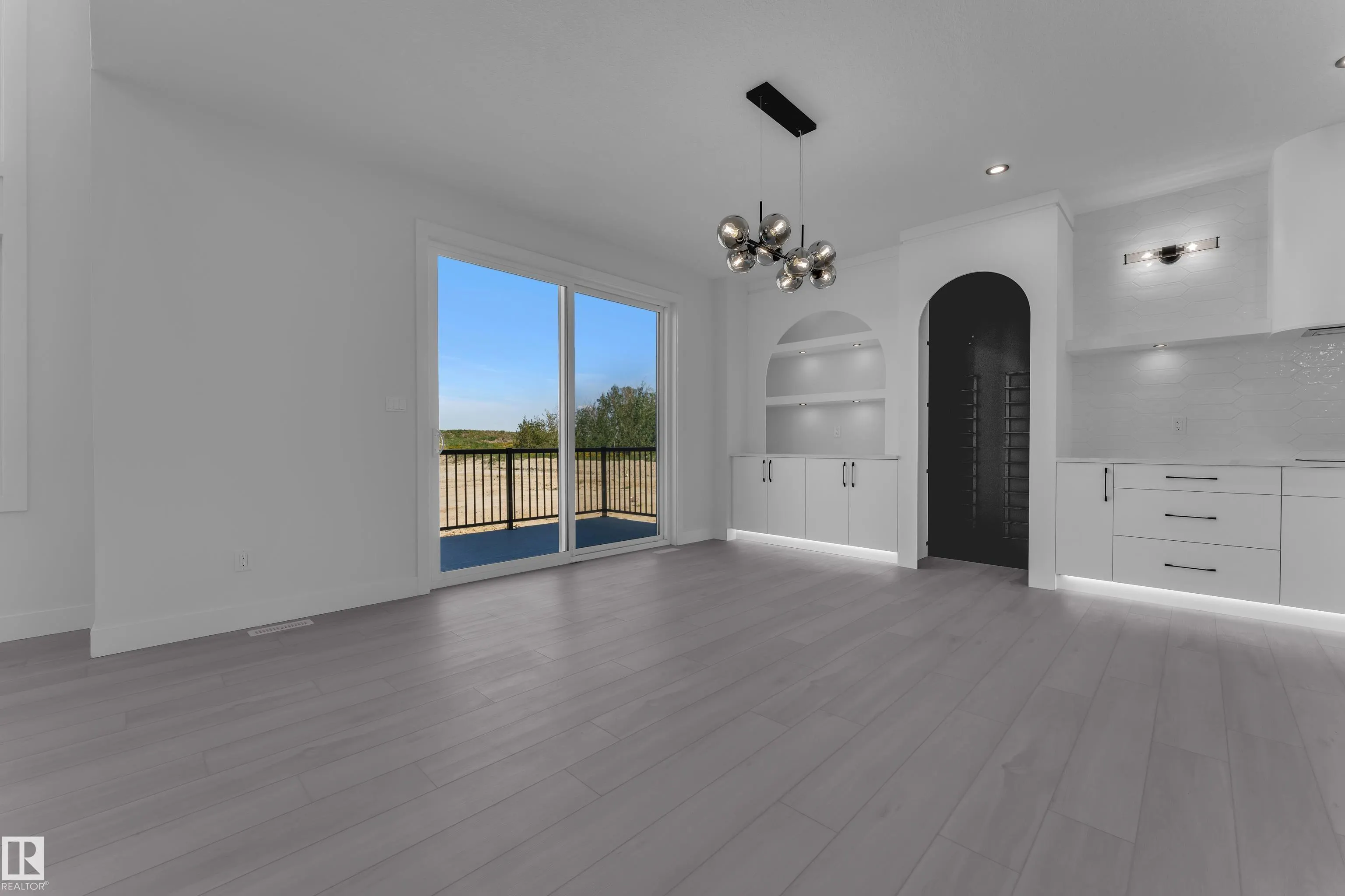 266 Falcon Crescent