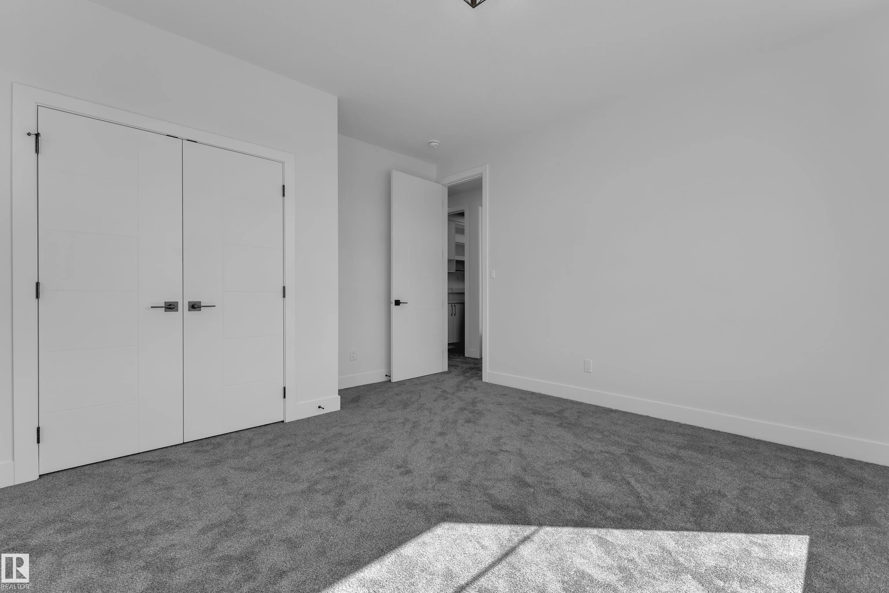 266 Falcon Crescent