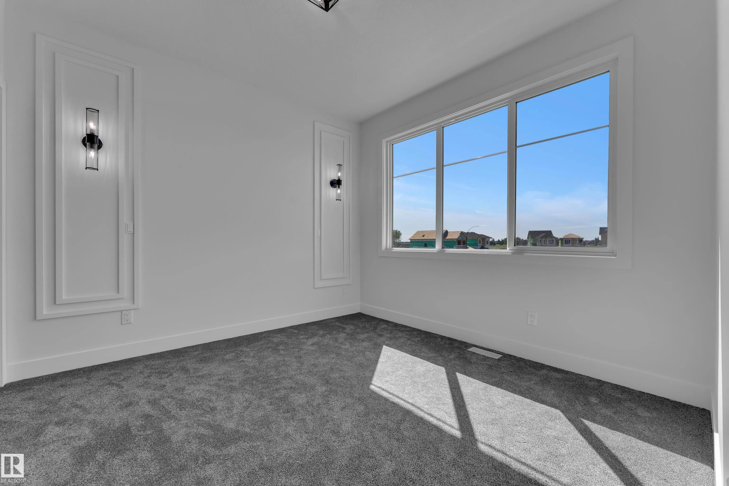 266 Falcon Crescent