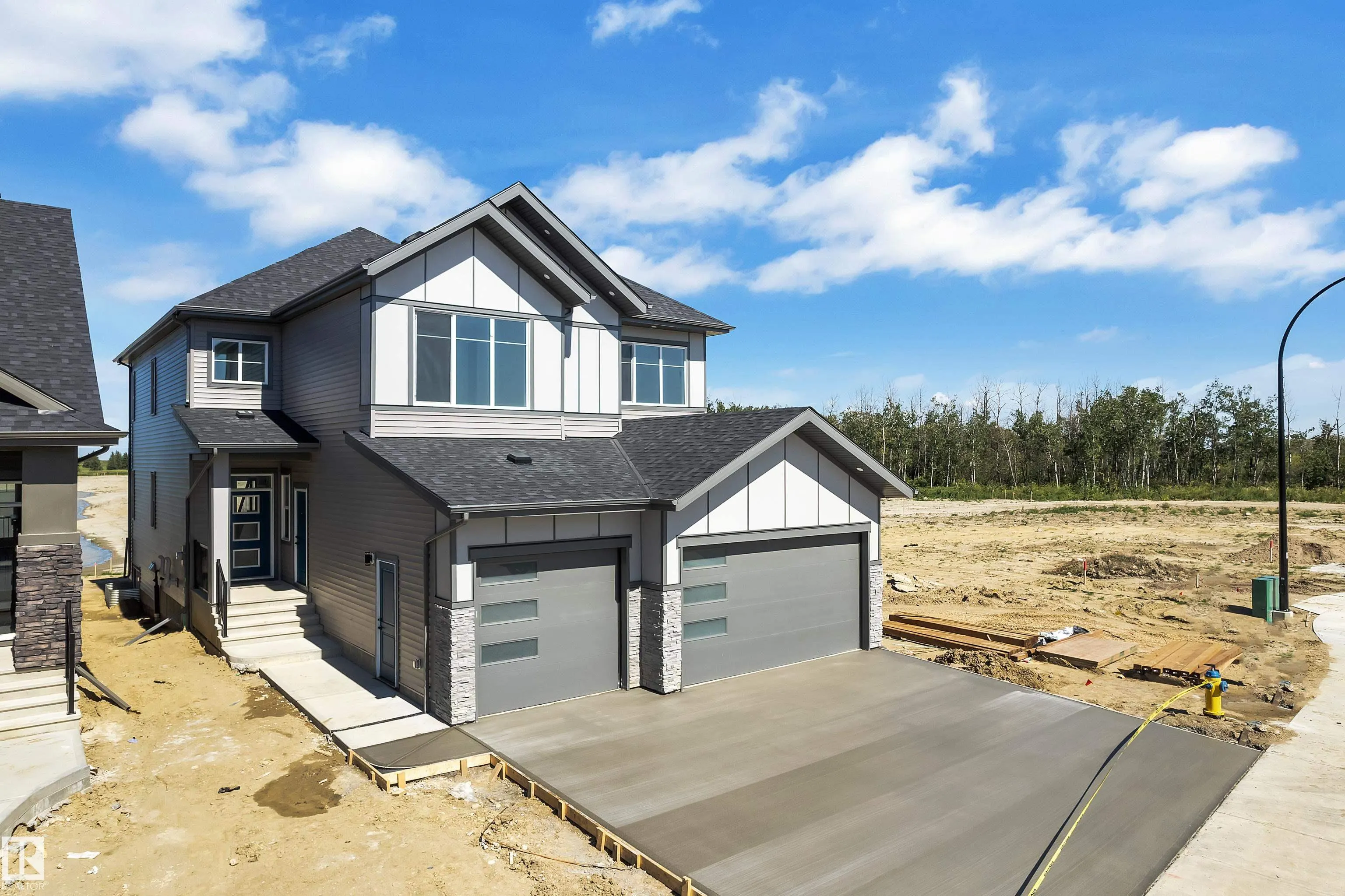 266 Falcon Crescent