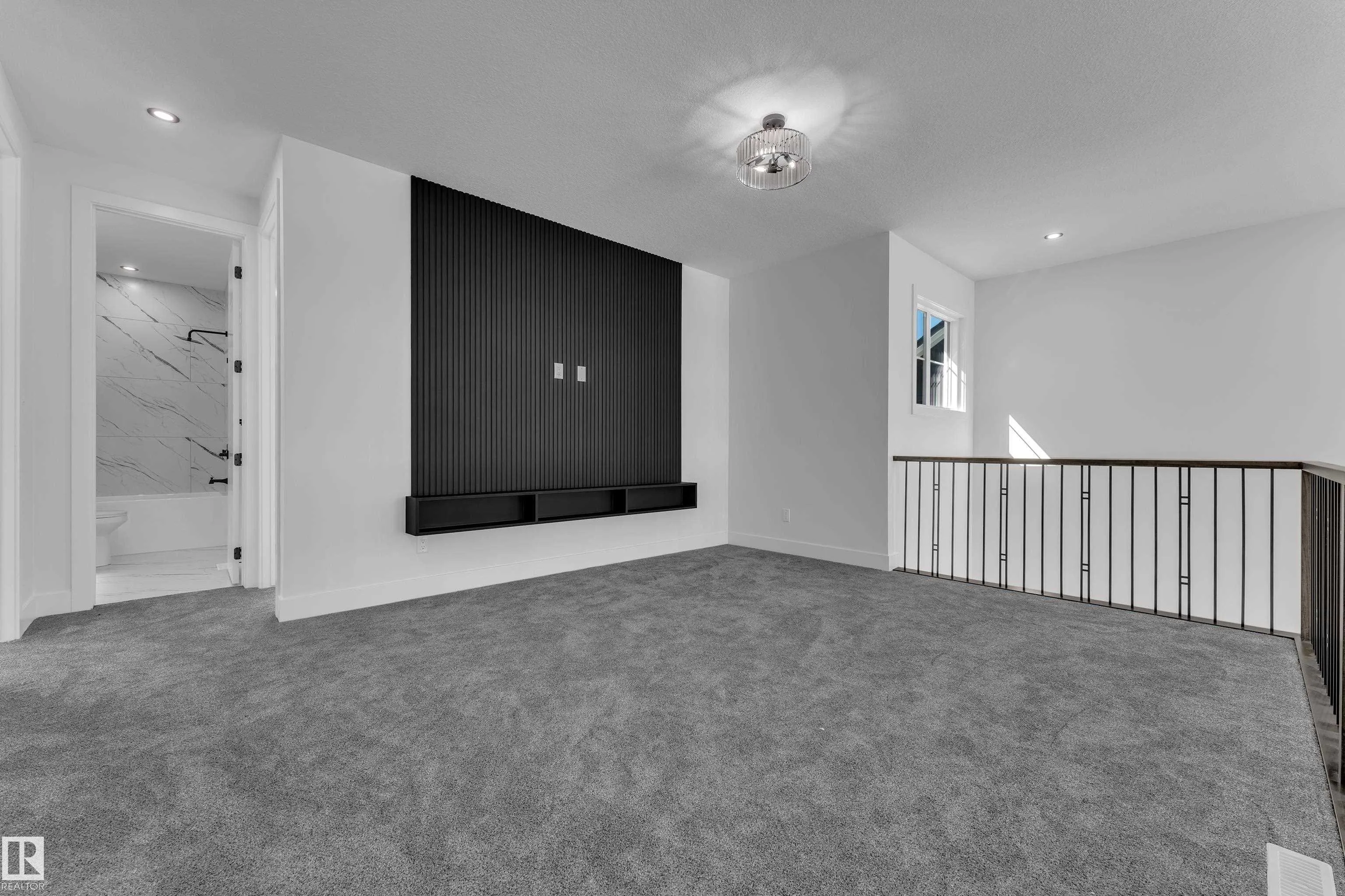 266 Falcon Crescent
