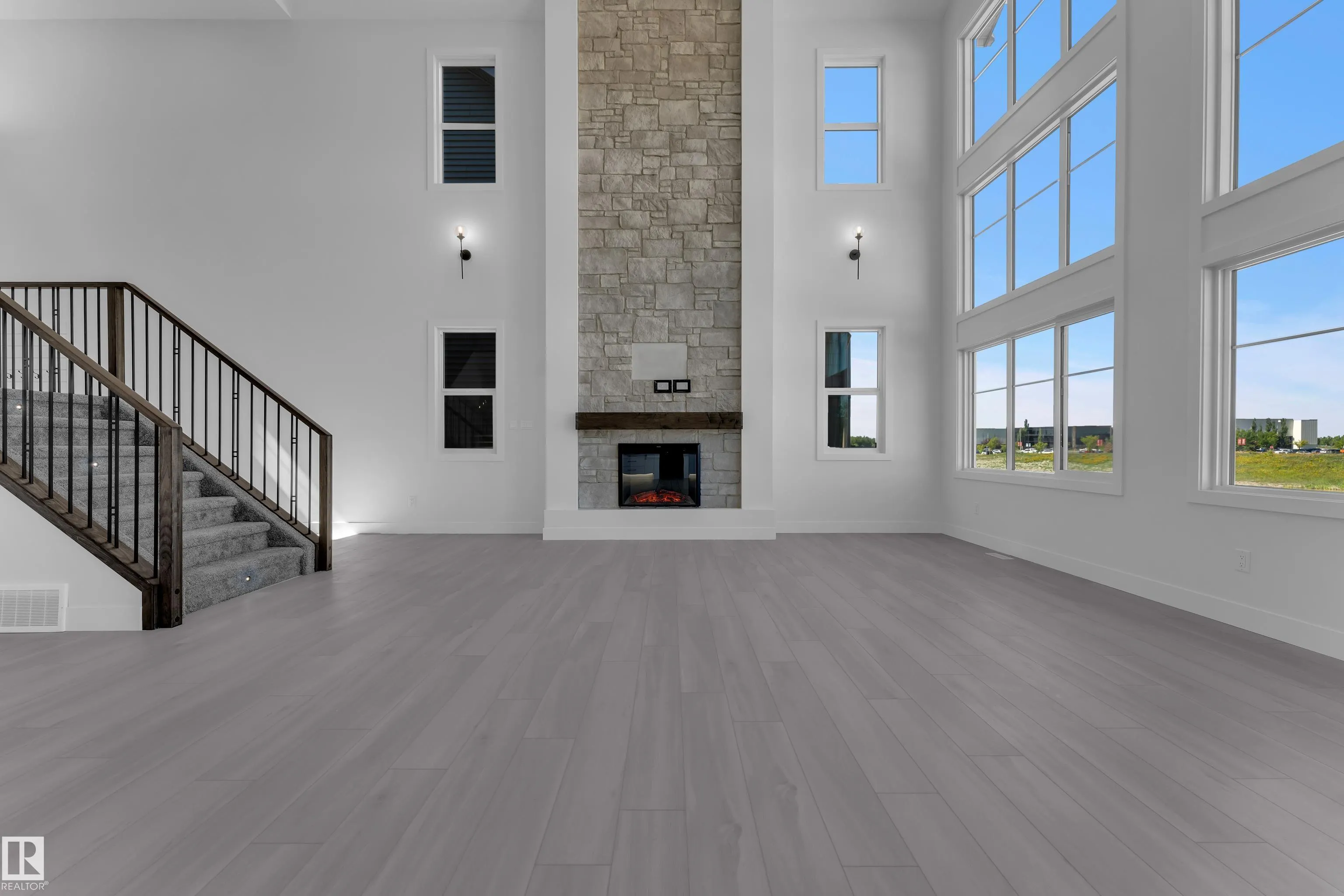 266 Falcon Crescent