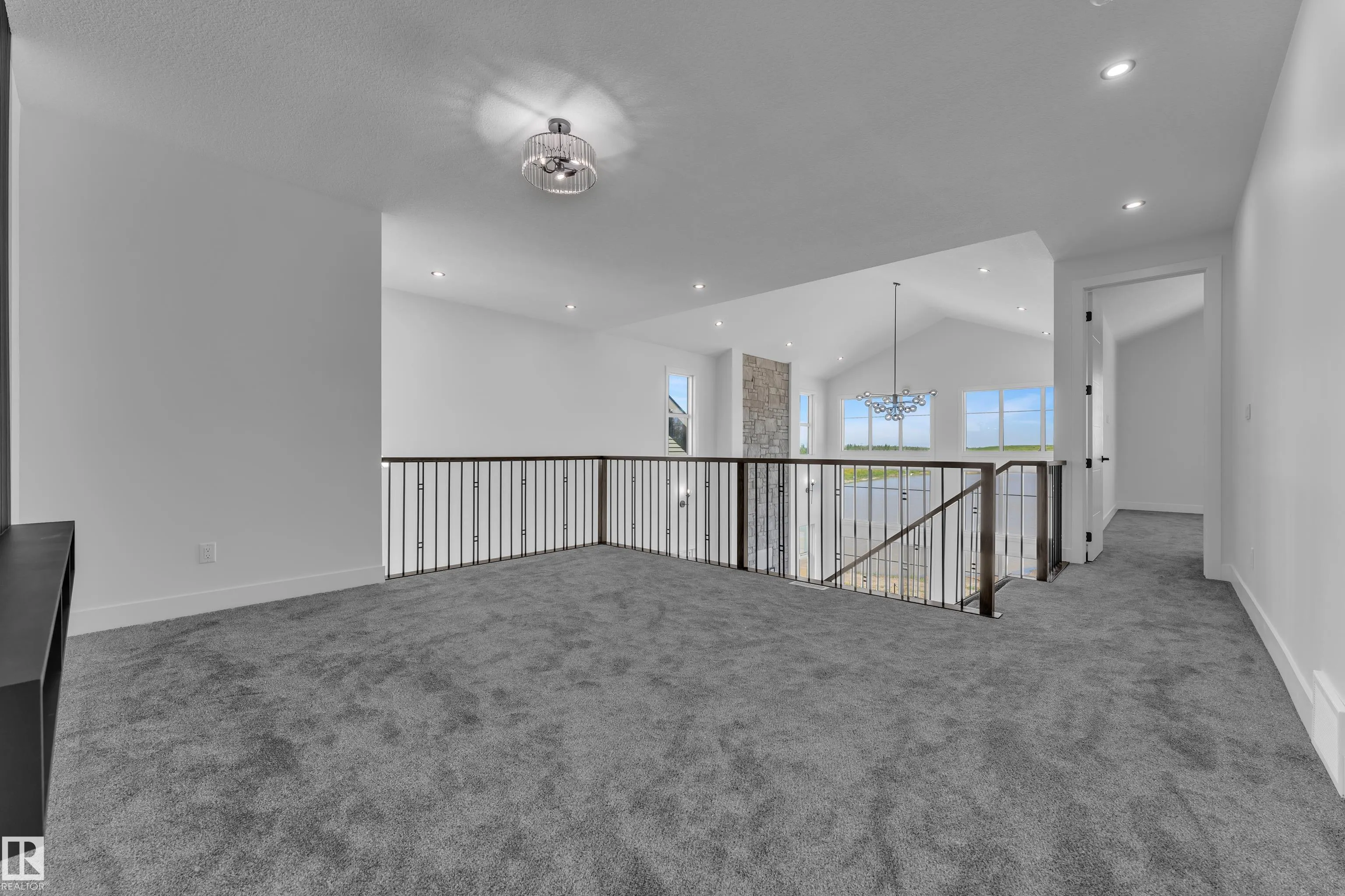 266 Falcon Crescent