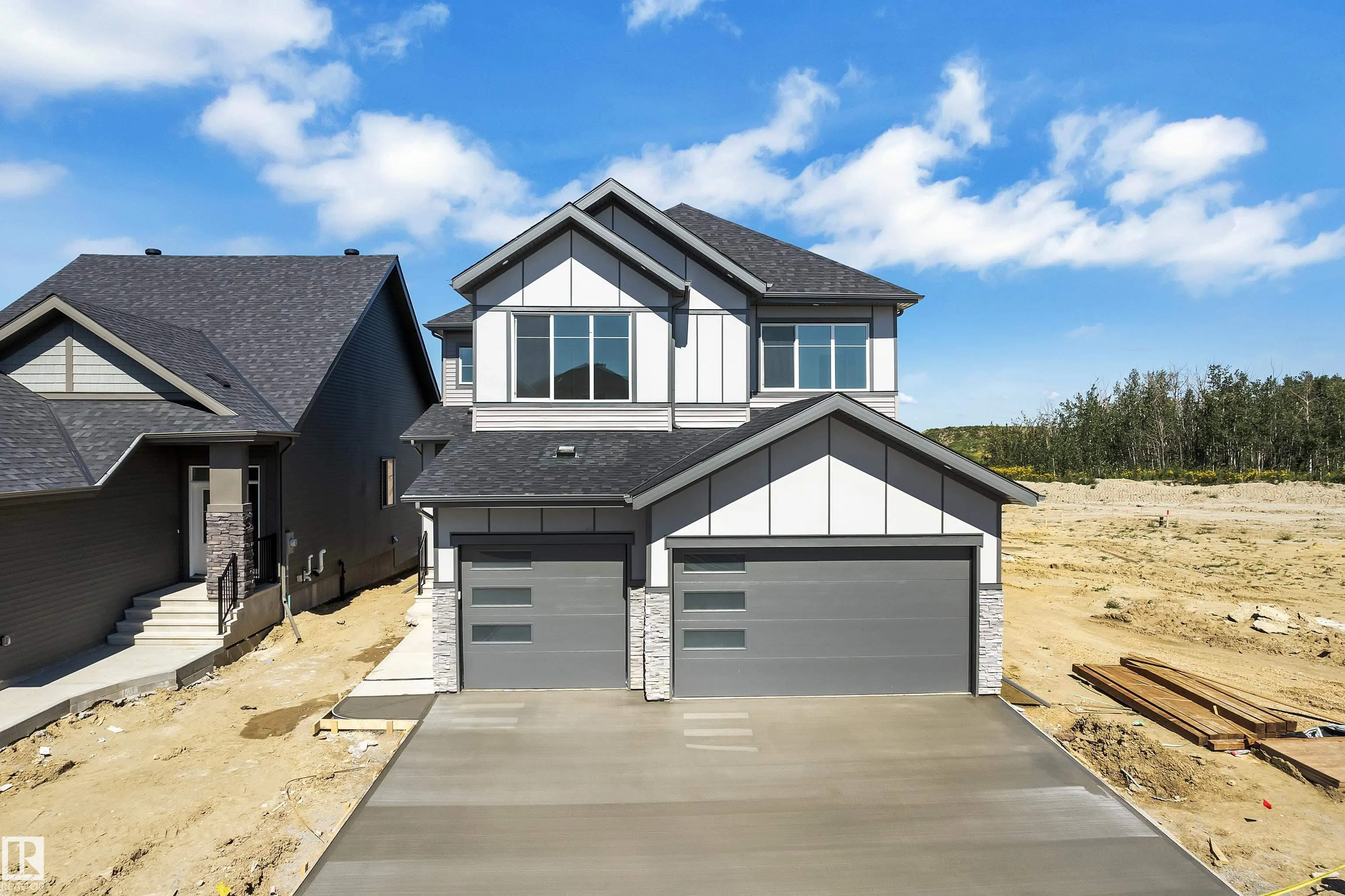 266 Falcon Crescent