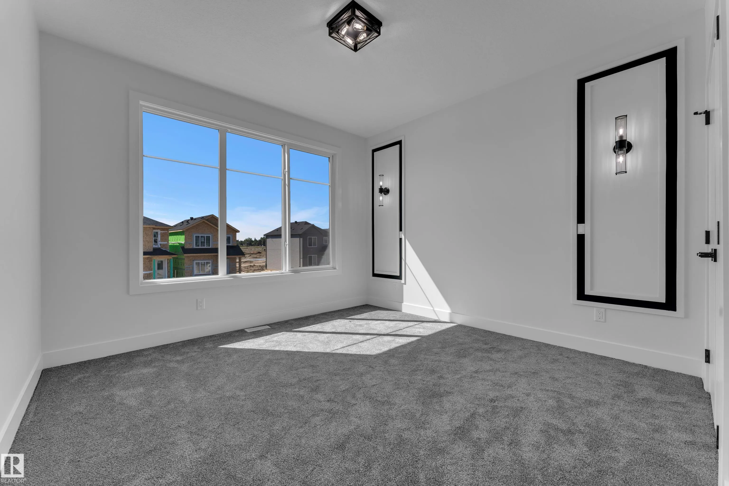 266 Falcon Crescent
