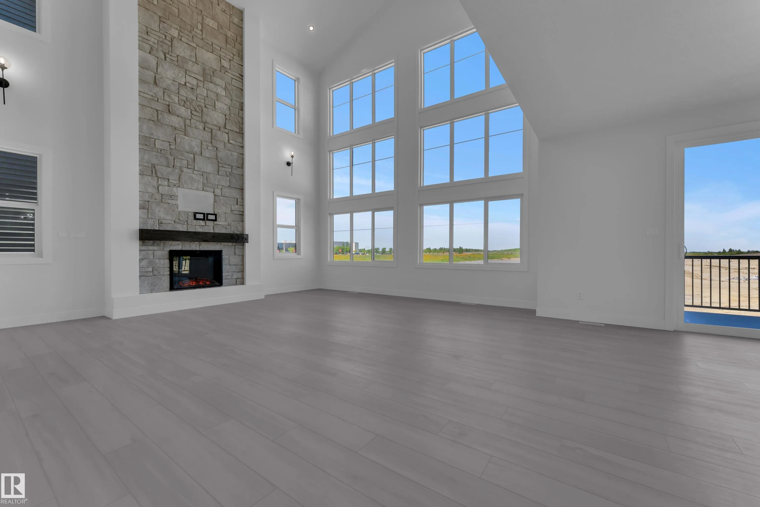 266 Falcon Crescent