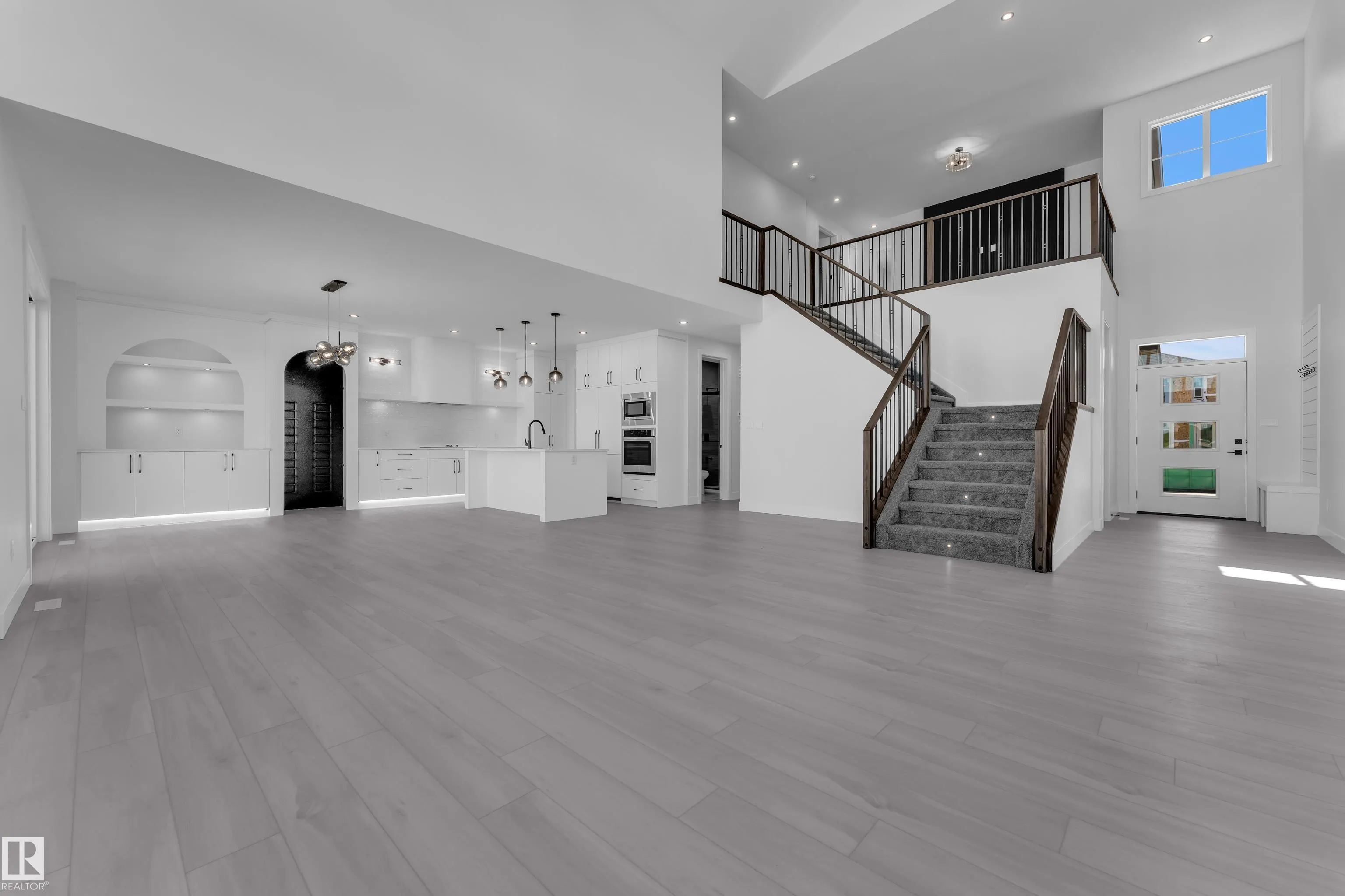 266 Falcon Crescent