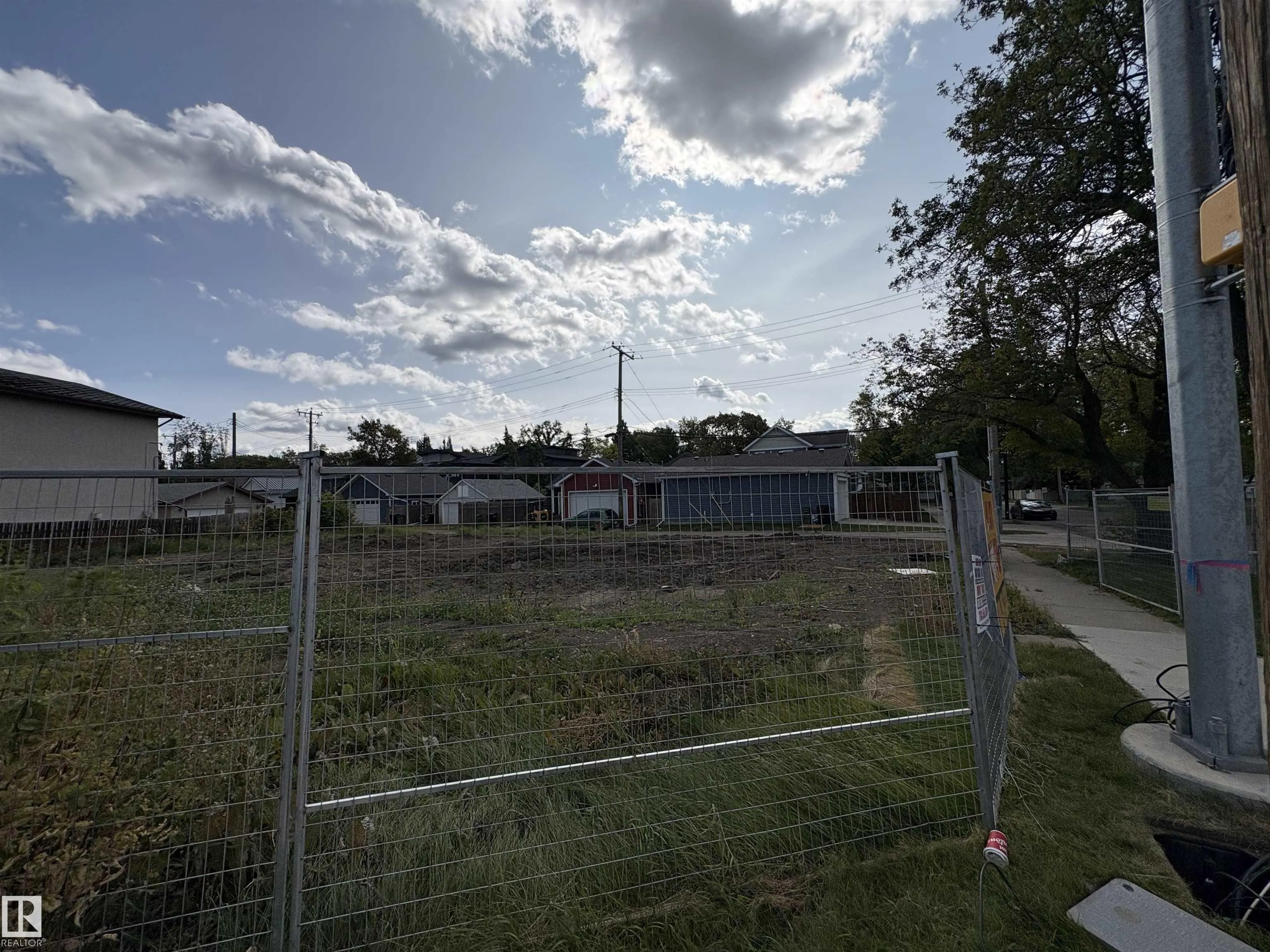 14431 STONY PLAIN RD Road