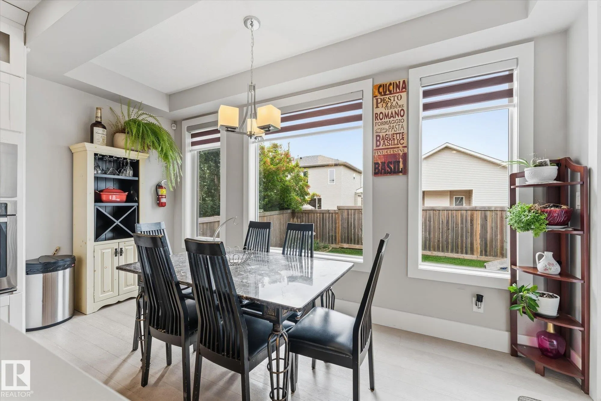 4 LAKESHORE Cove