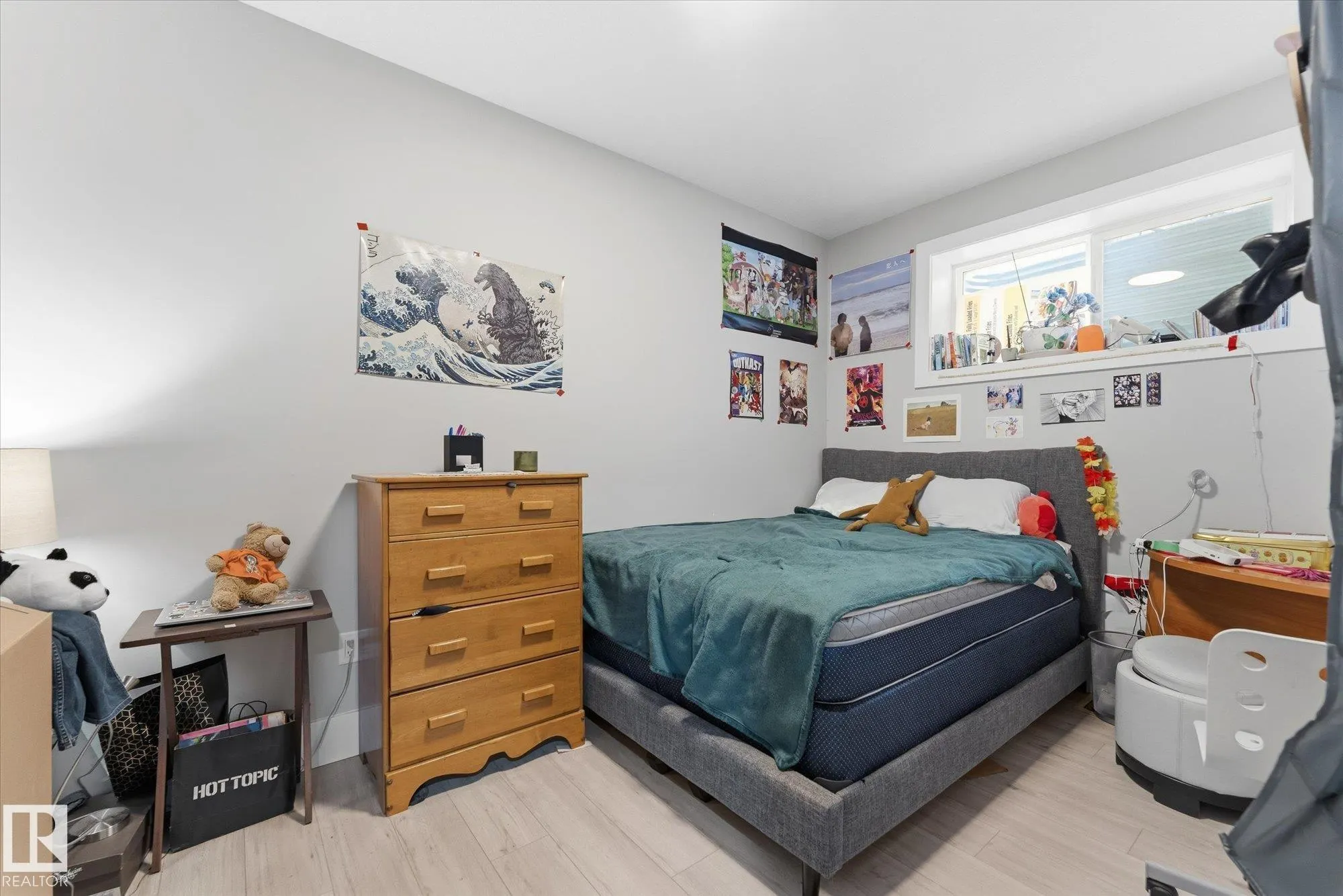 4 LAKESHORE Cove