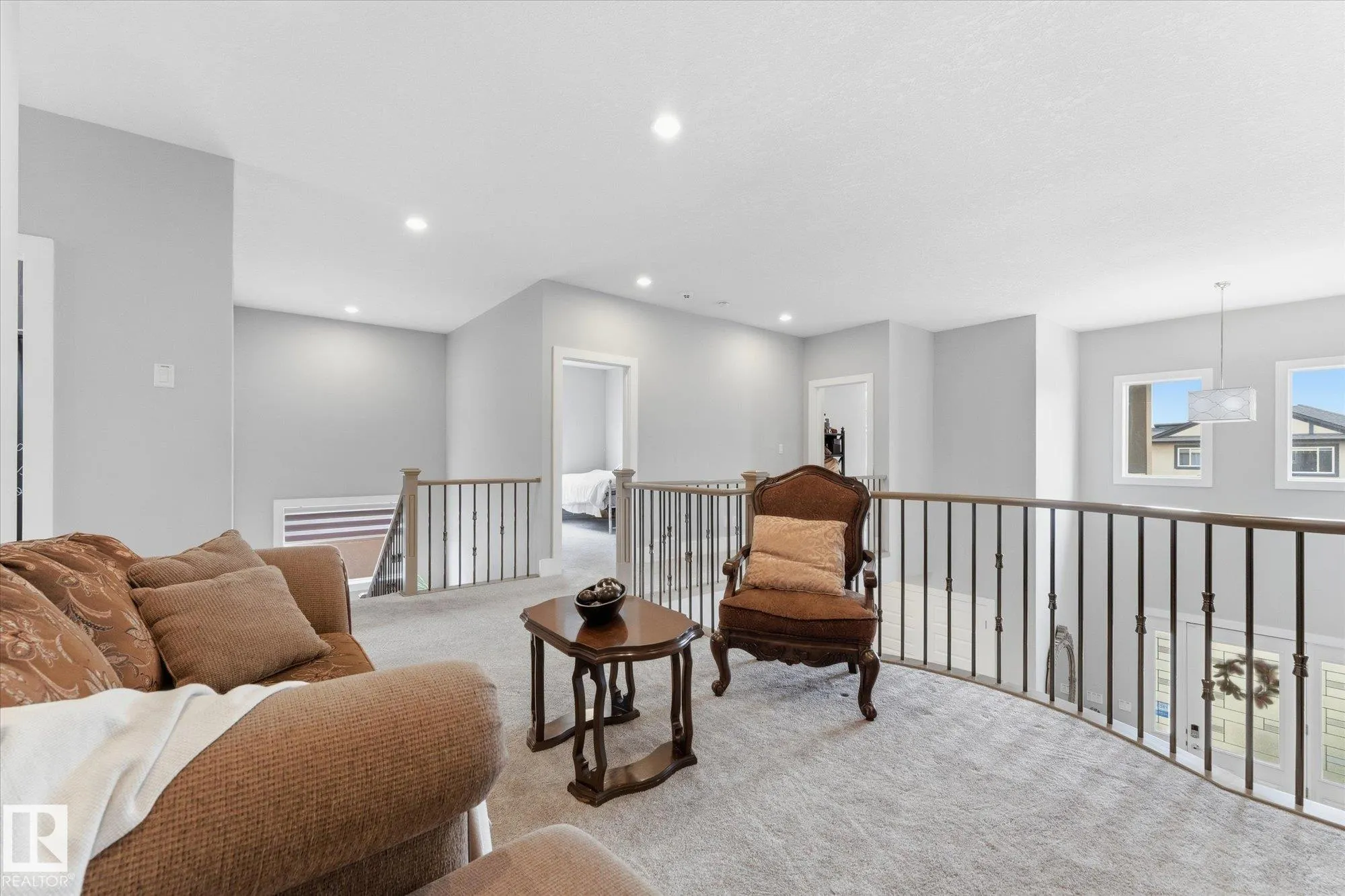 4 LAKESHORE Cove