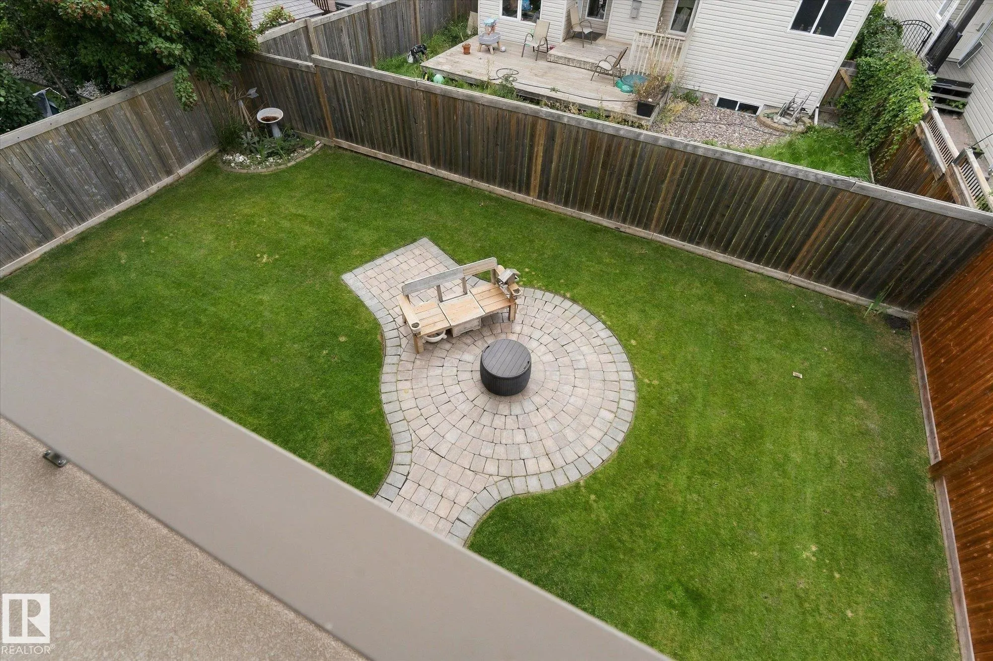 4 LAKESHORE Cove