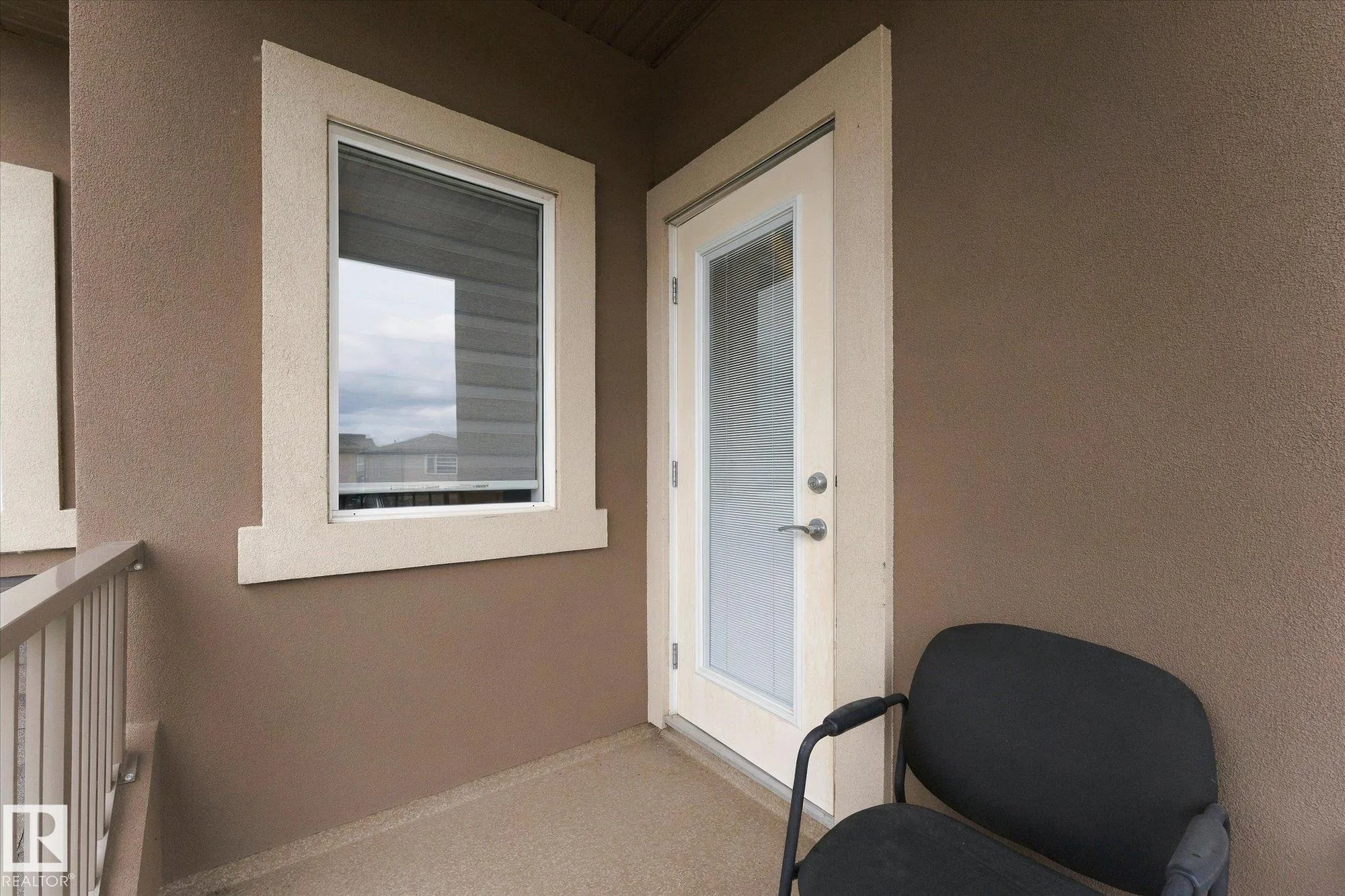 4 LAKESHORE Cove