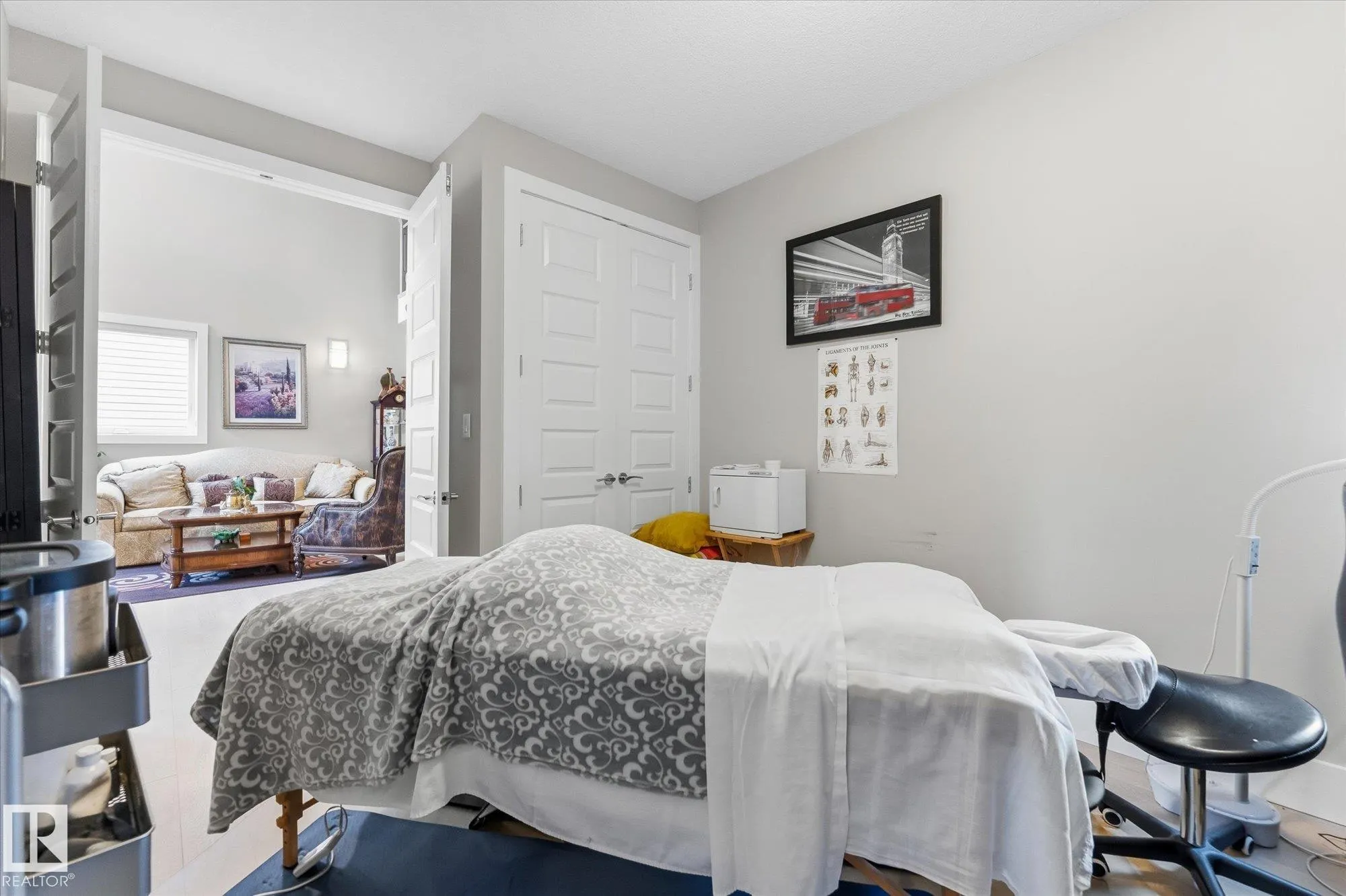 4 LAKESHORE Cove