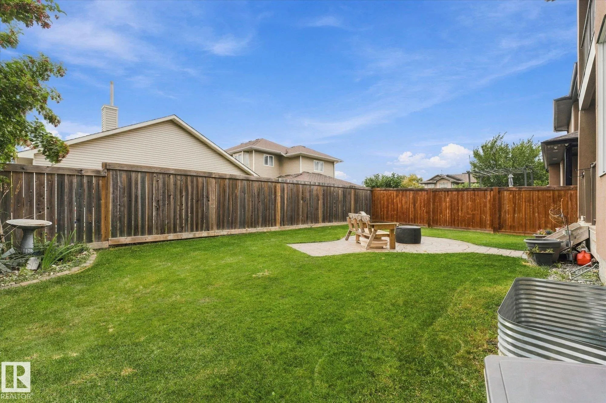 4 LAKESHORE Cove