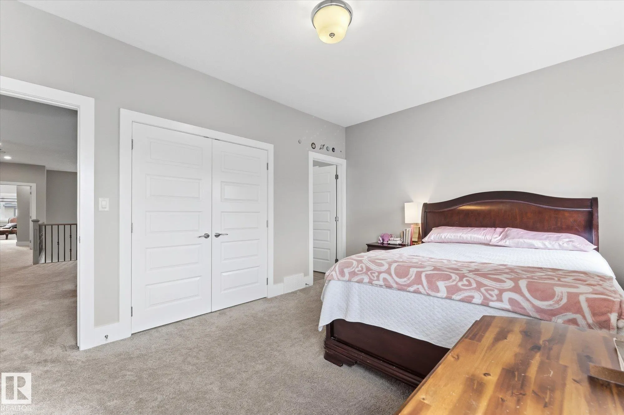 4 LAKESHORE Cove