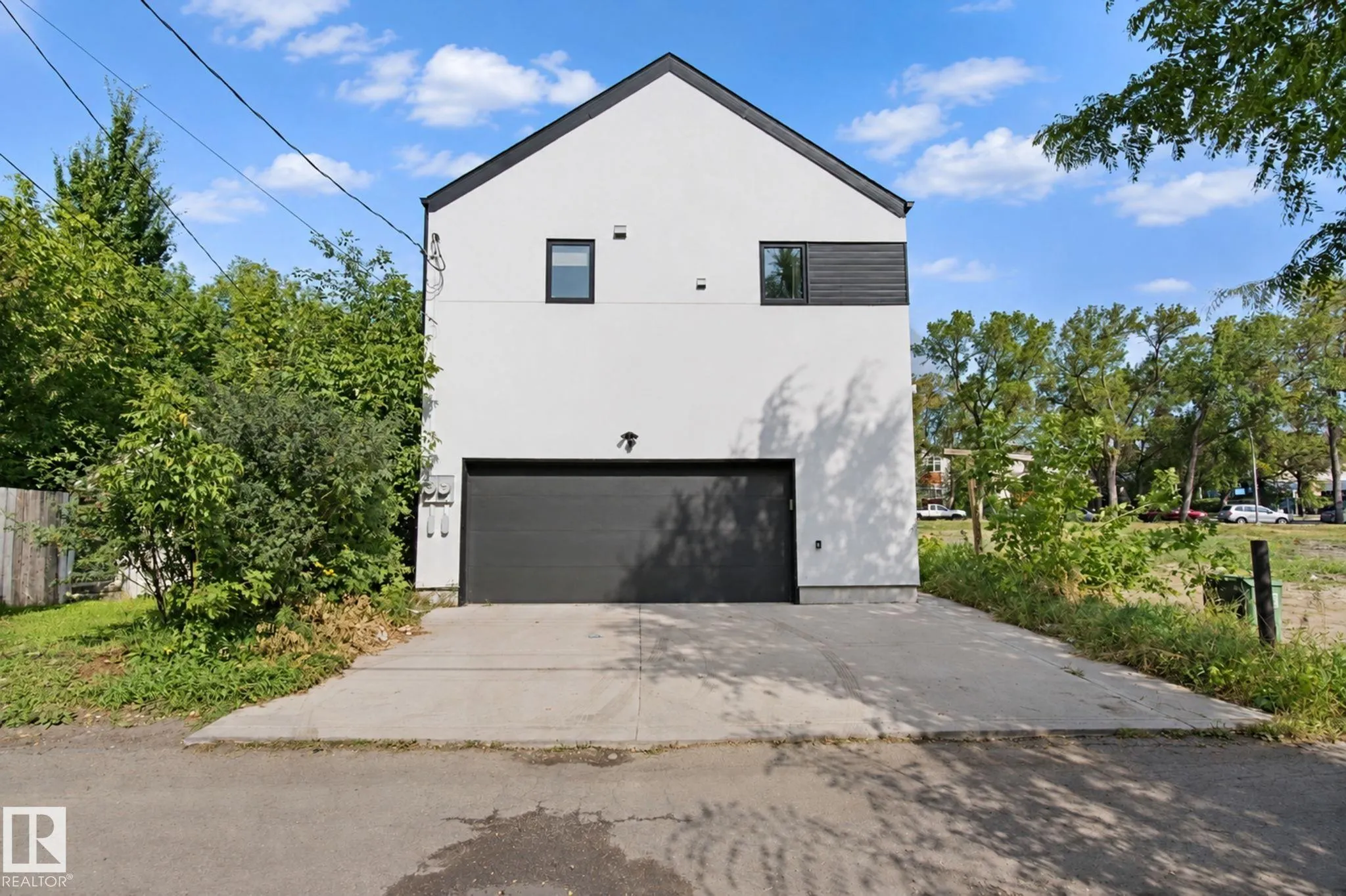 10925 UNIVERSITY Avenue