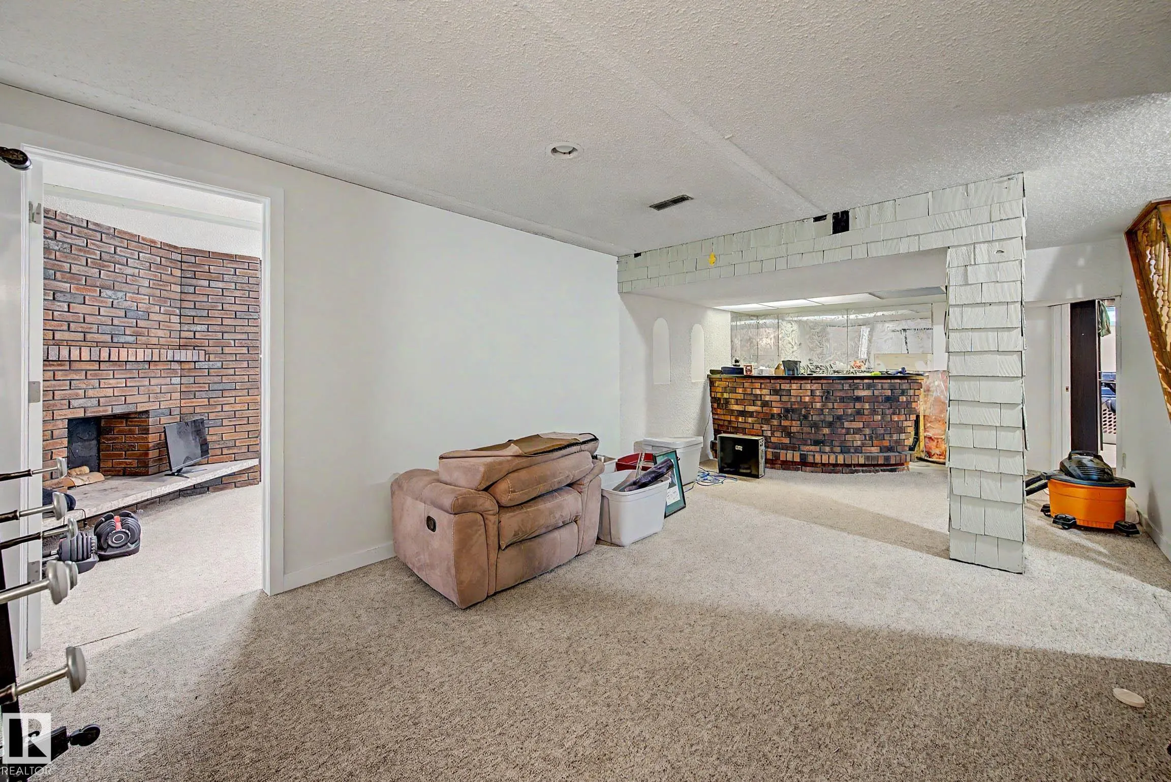 23 MONTCALM Crescent