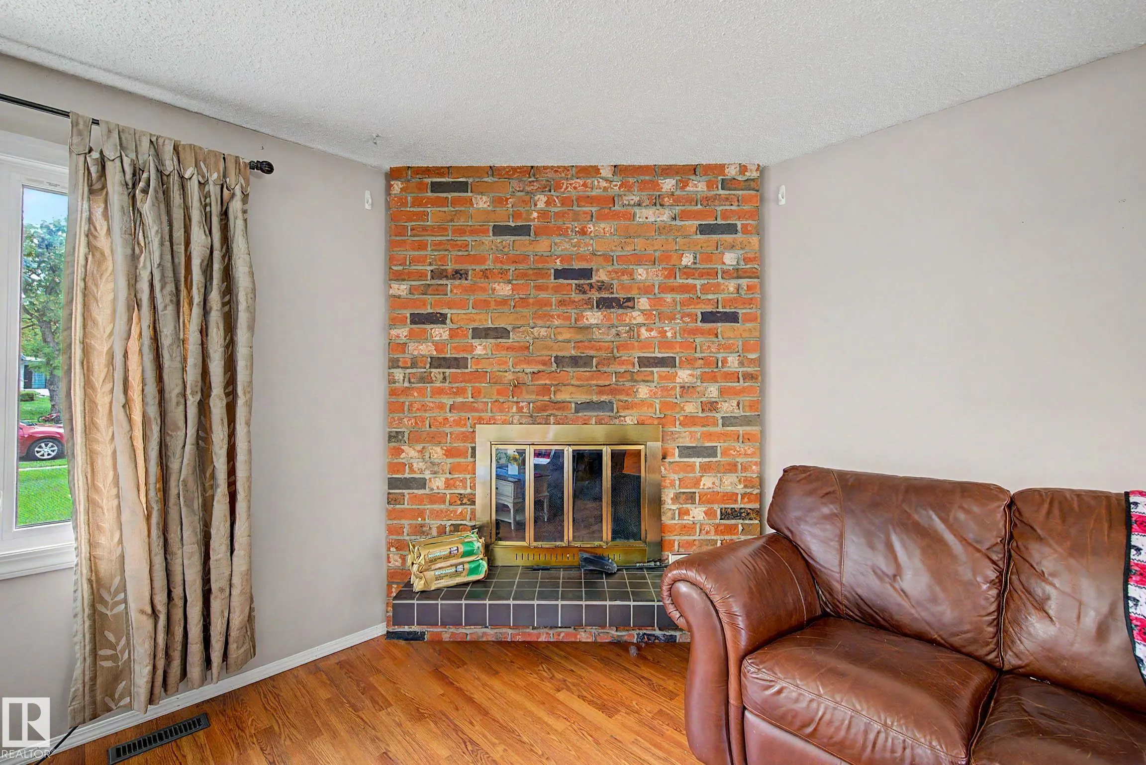 23 MONTCALM Crescent