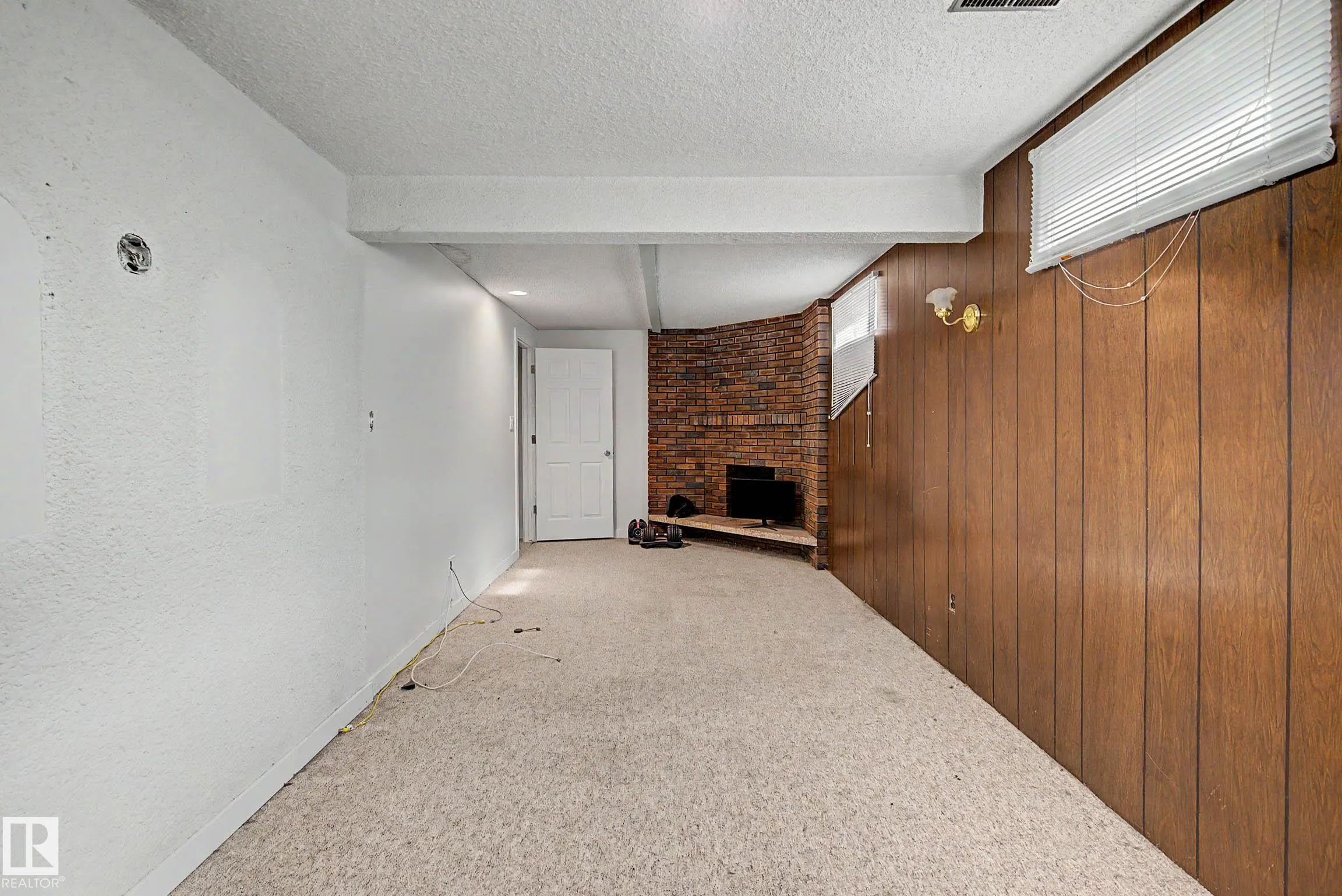23 MONTCALM Crescent