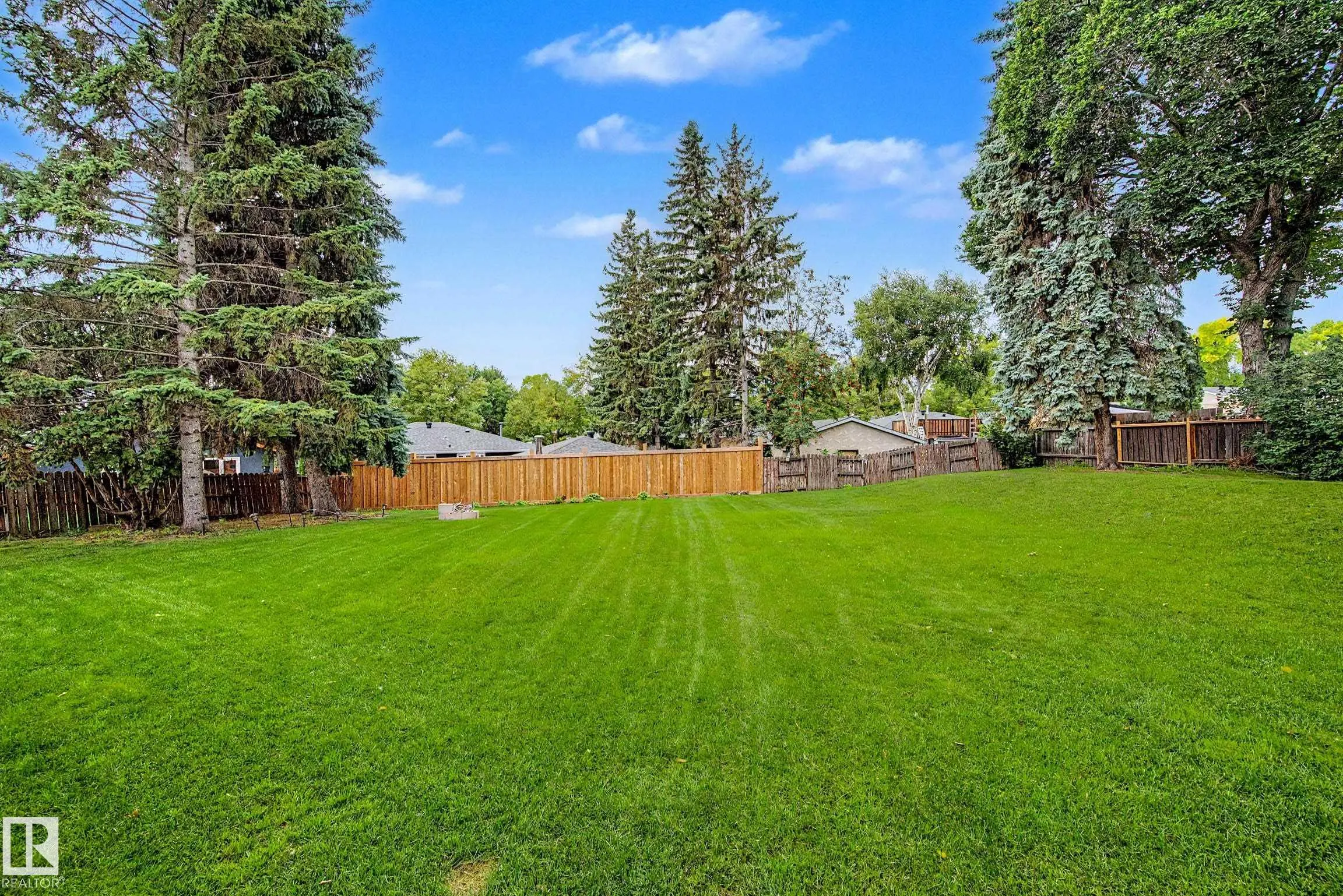 23 MONTCALM Crescent