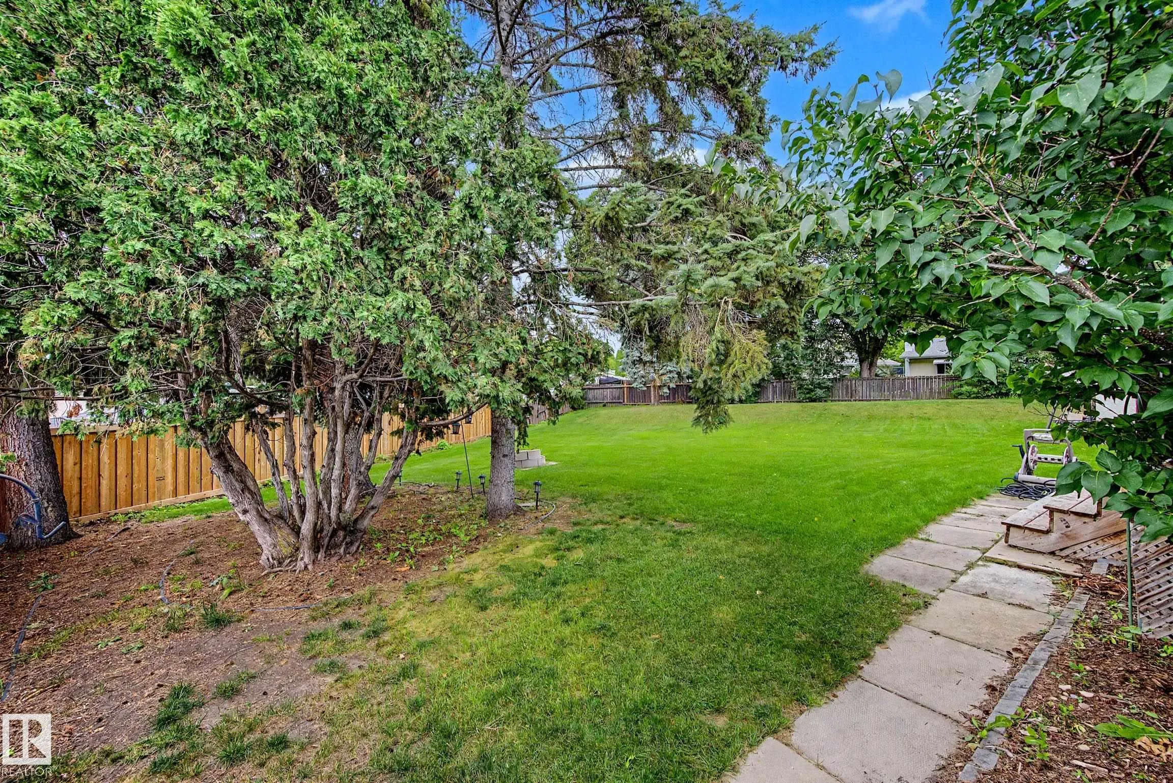 23 MONTCALM Crescent