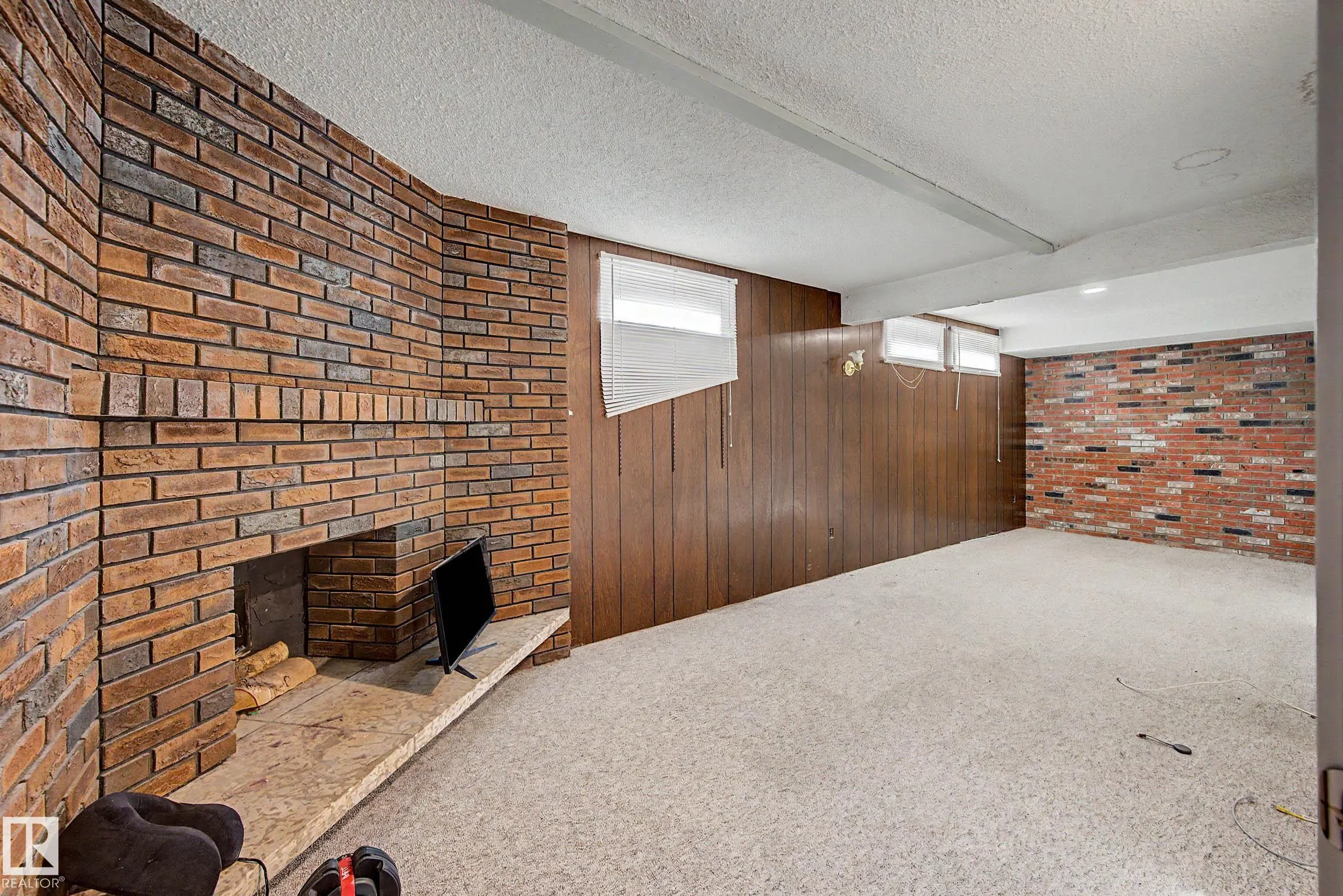 23 MONTCALM Crescent