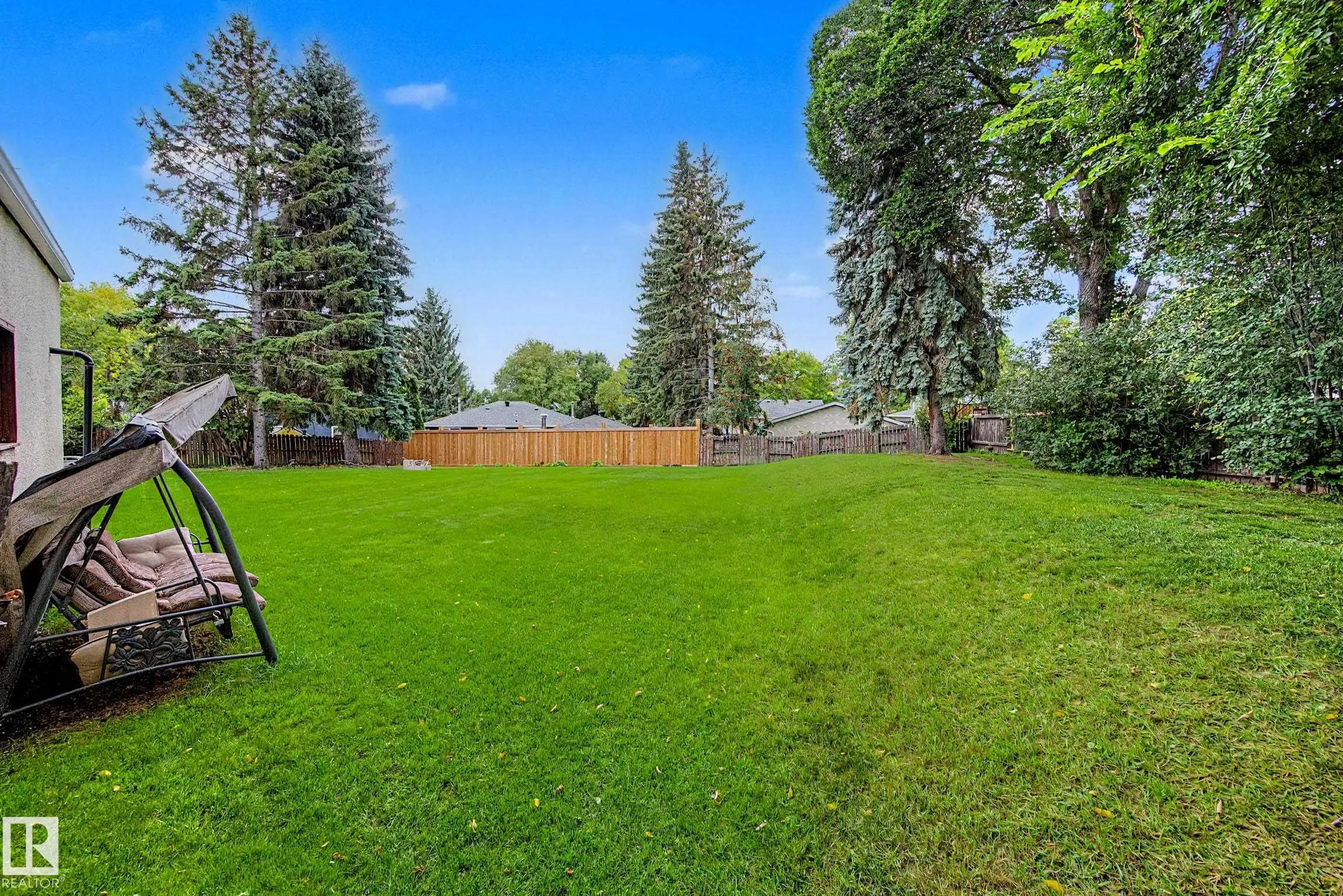 23 MONTCALM Crescent