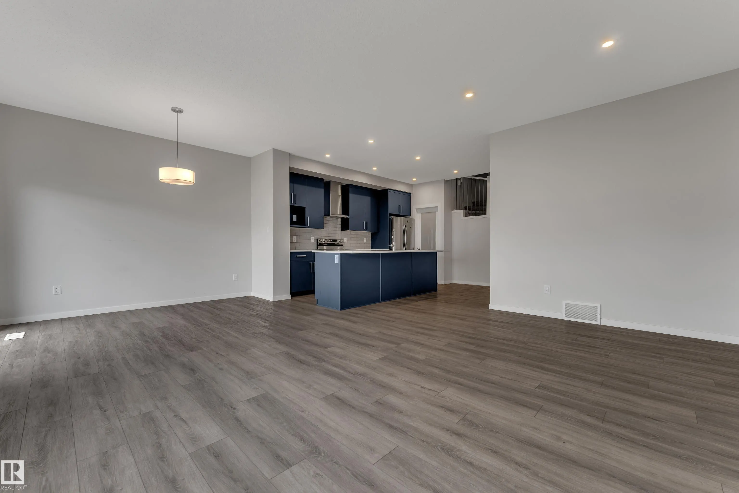9450 PEAR Crescent