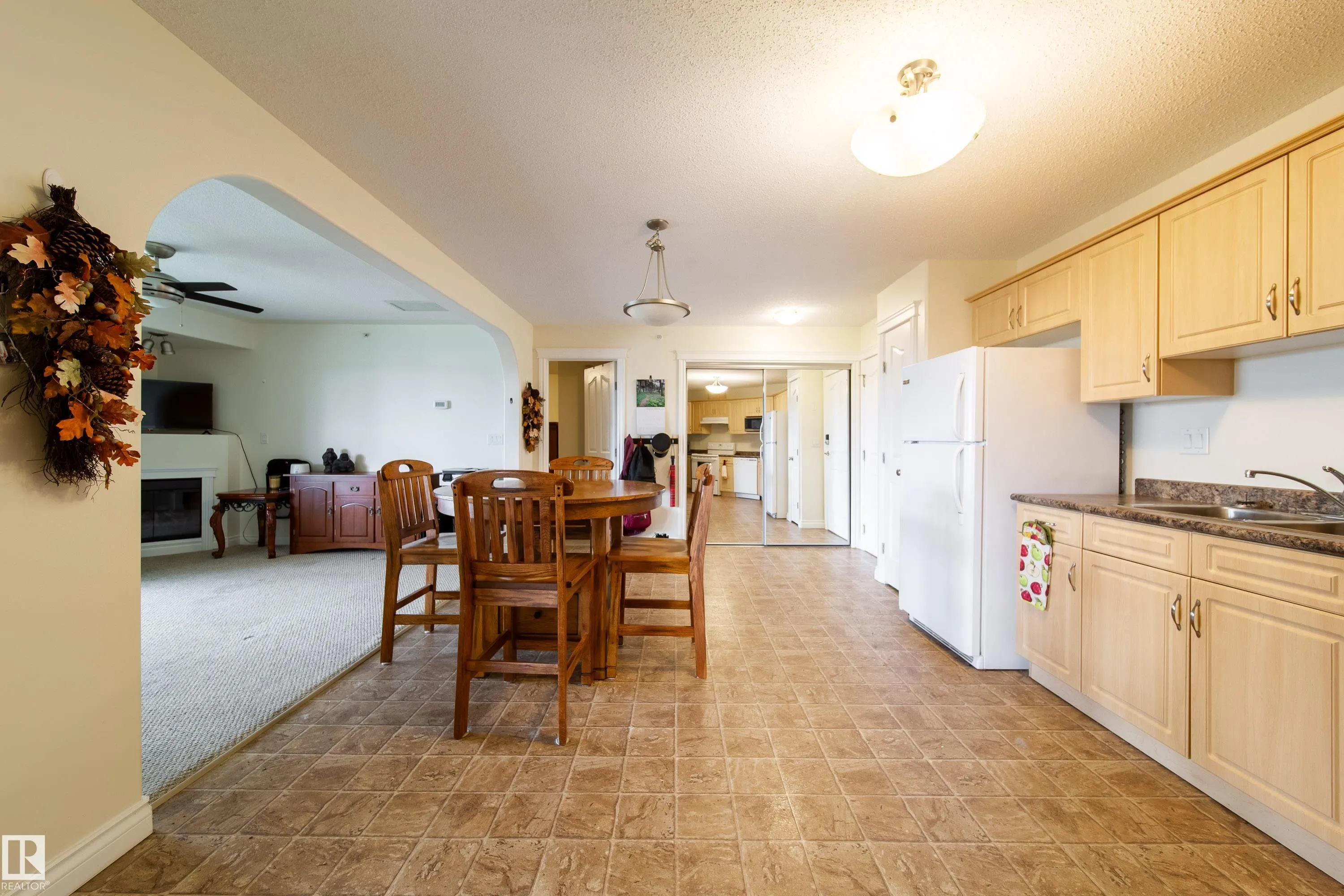 7801 GOLF COURSE Road