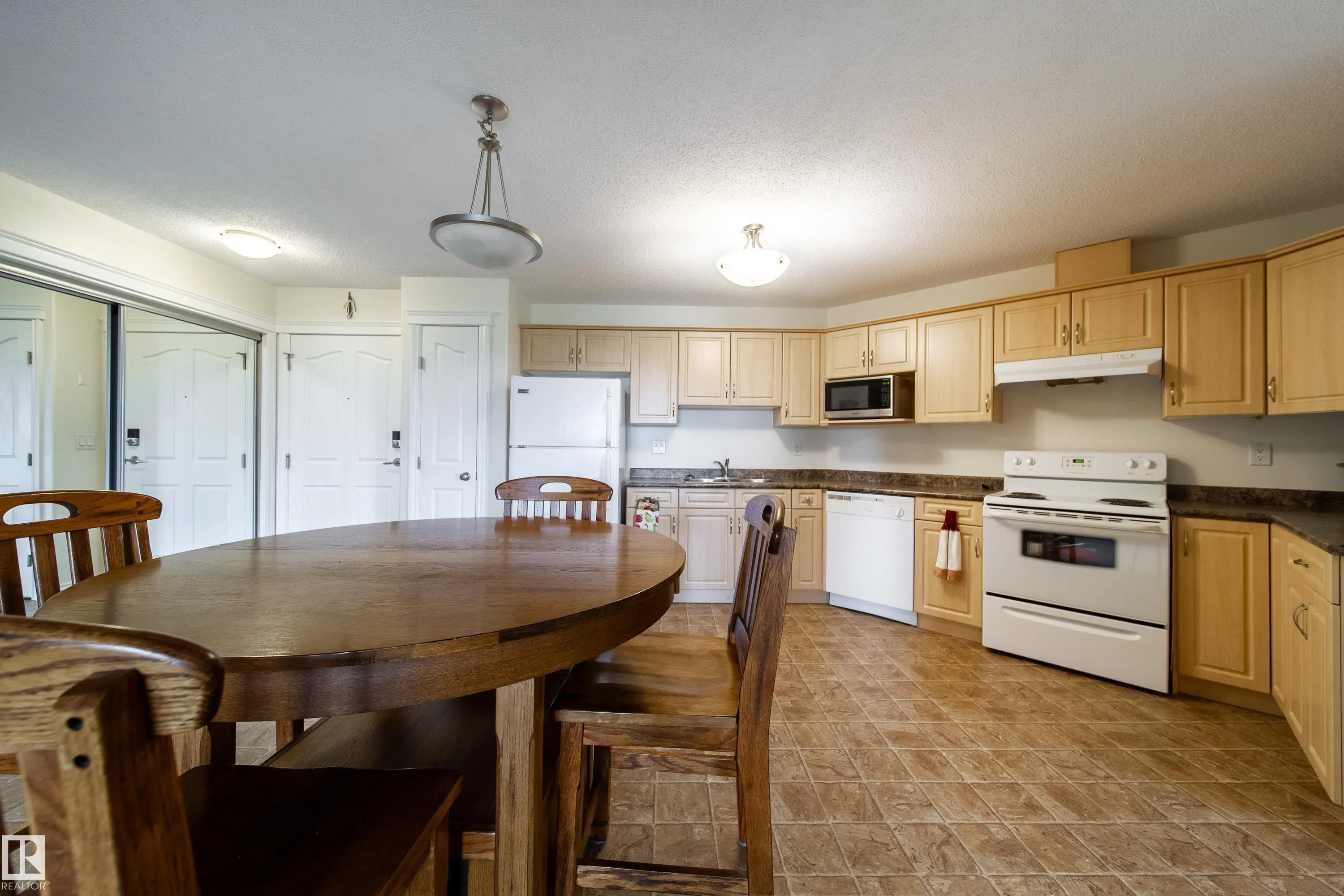 7801 GOLF COURSE Road