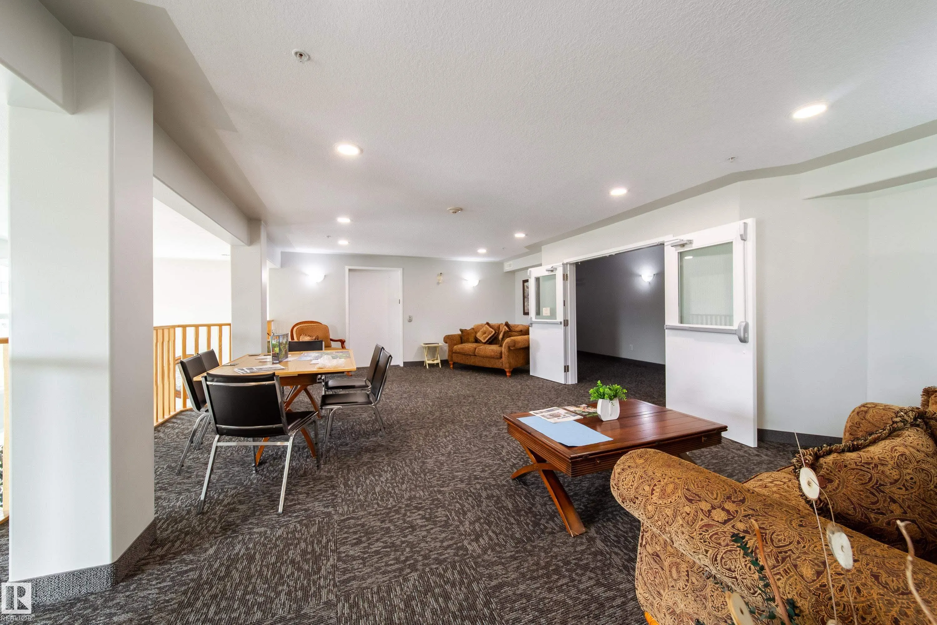 7801 GOLF COURSE Road