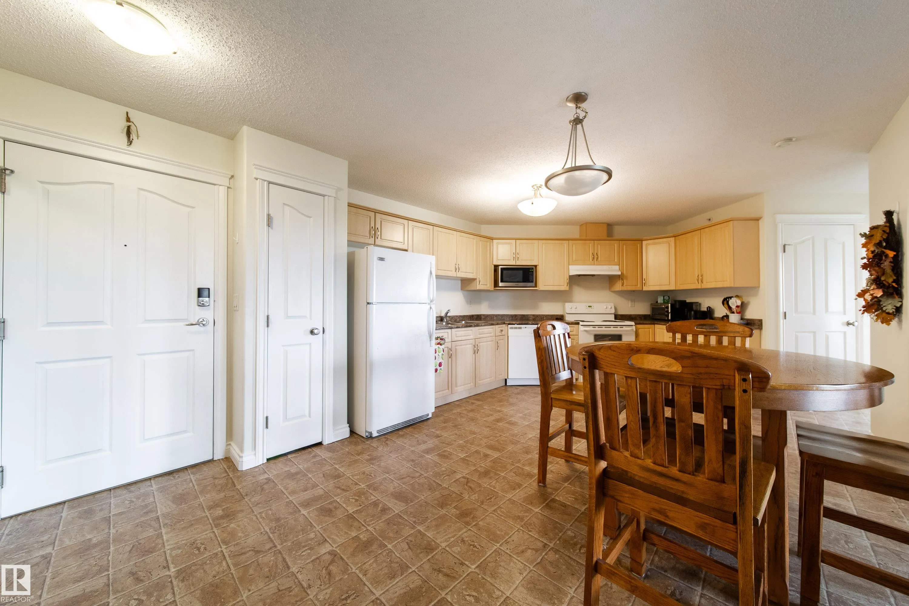 7801 GOLF COURSE Road