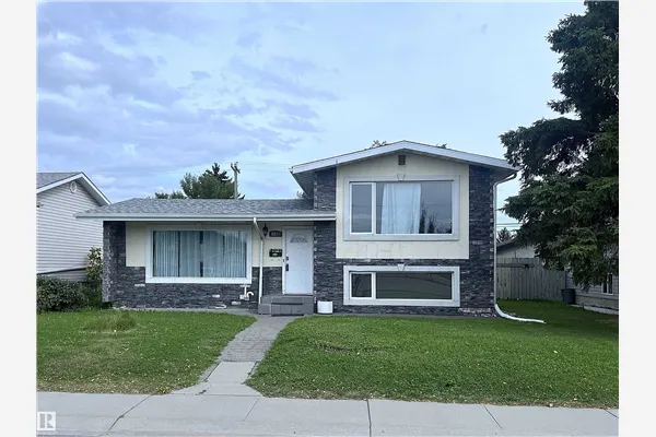 8817 163 Street