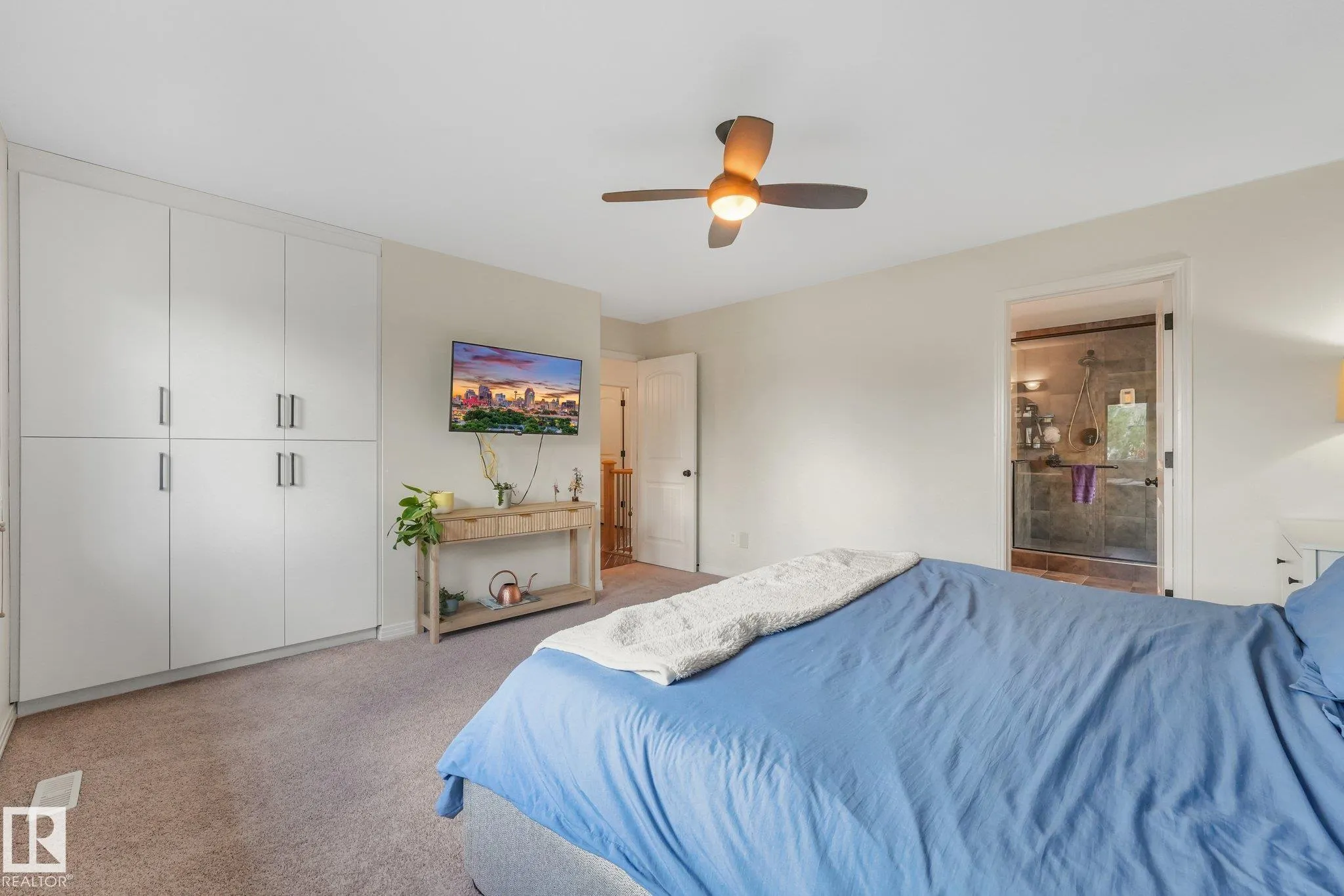 13 DILLON Bay