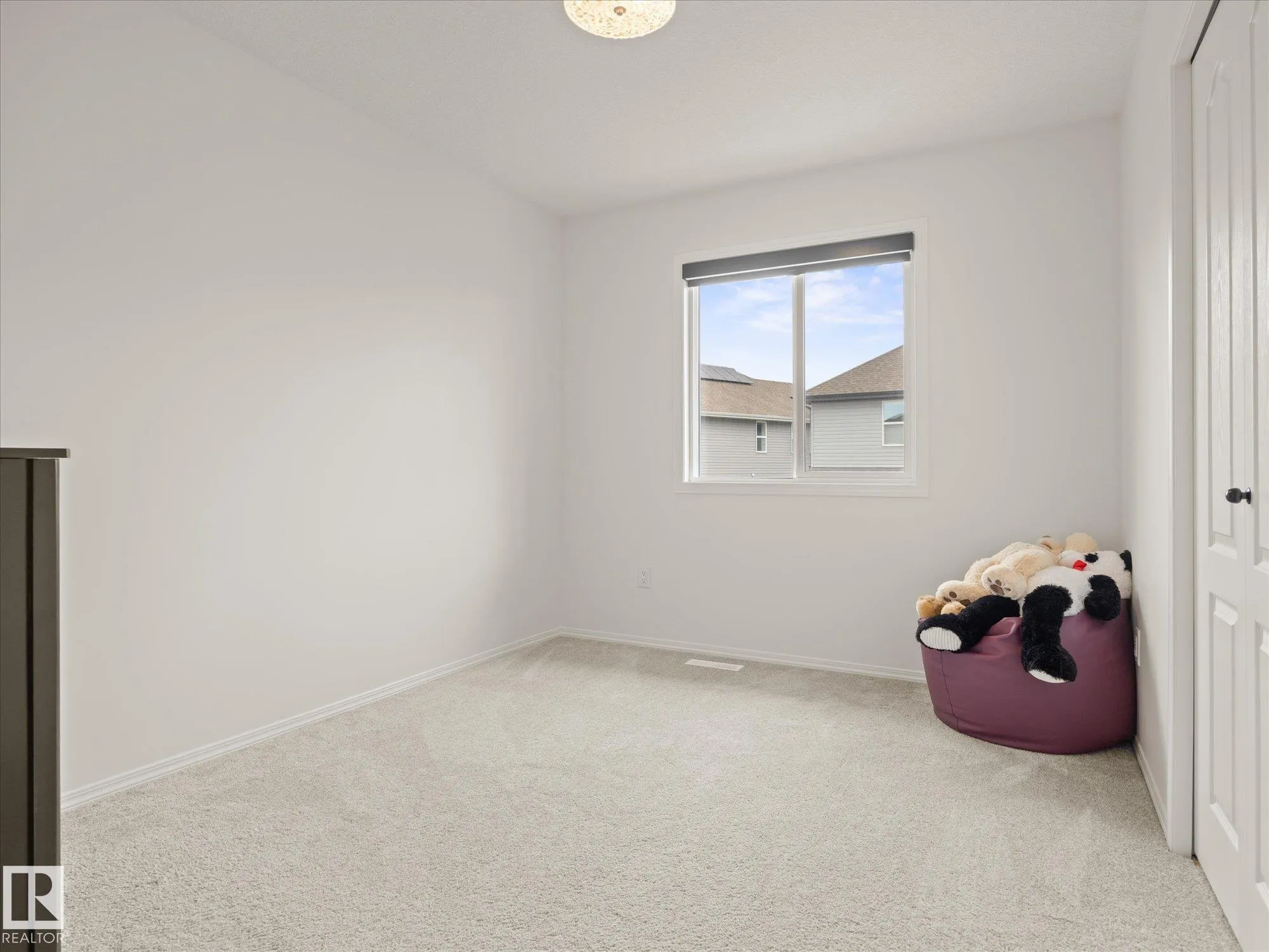 17 SAVOY Crescent