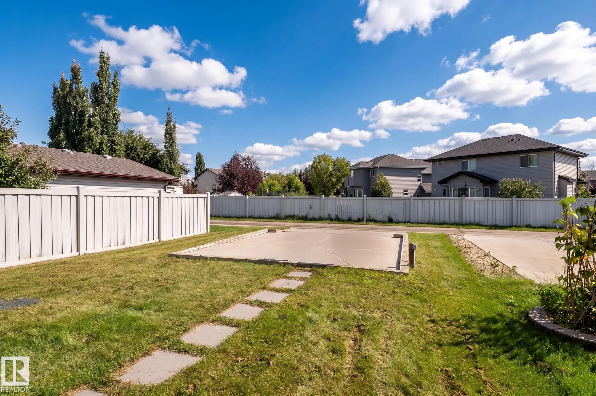 404 HEMINGWAY Road